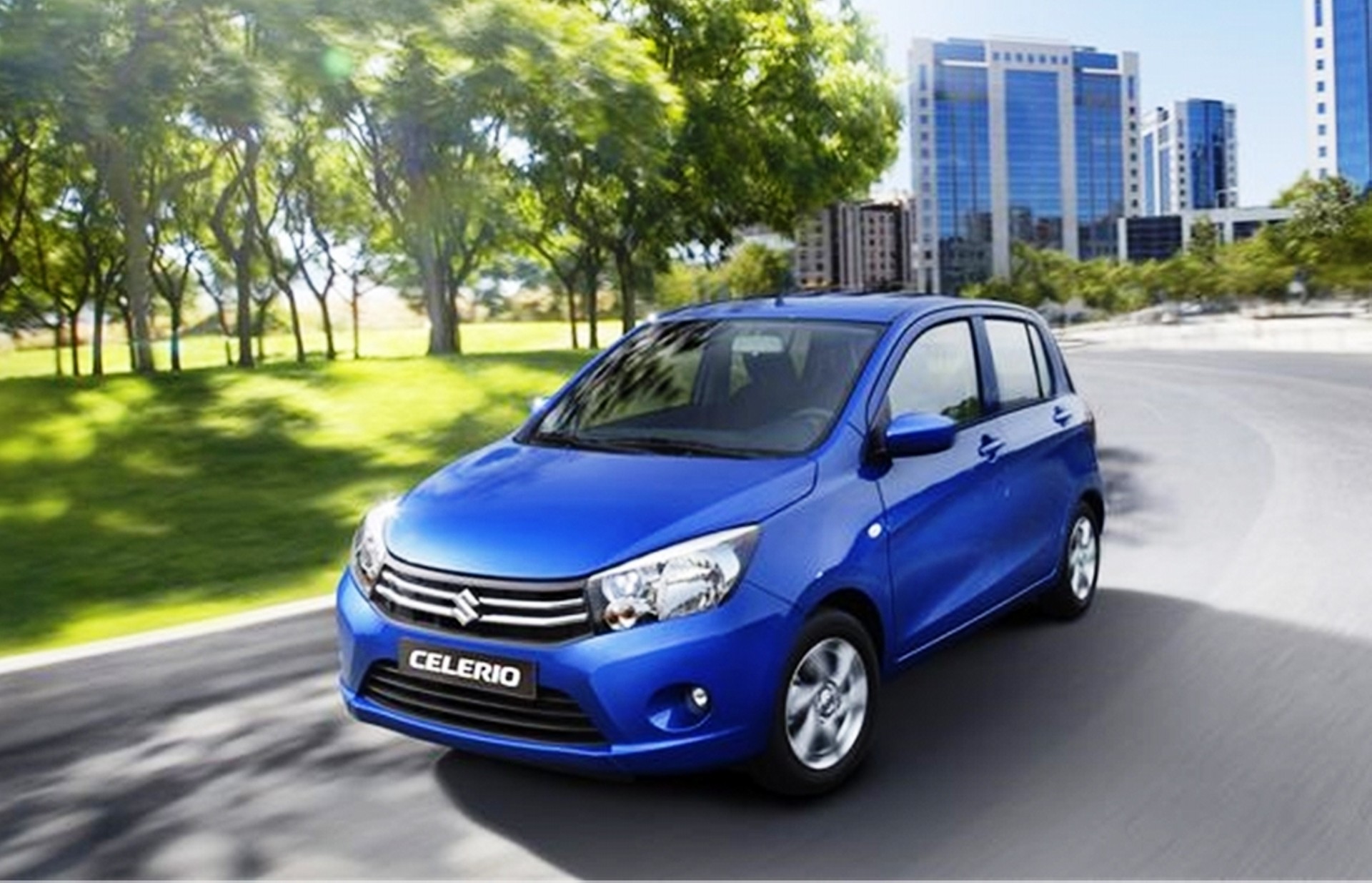 suzuki celerio, vista di tre quarti anteriore in movimento