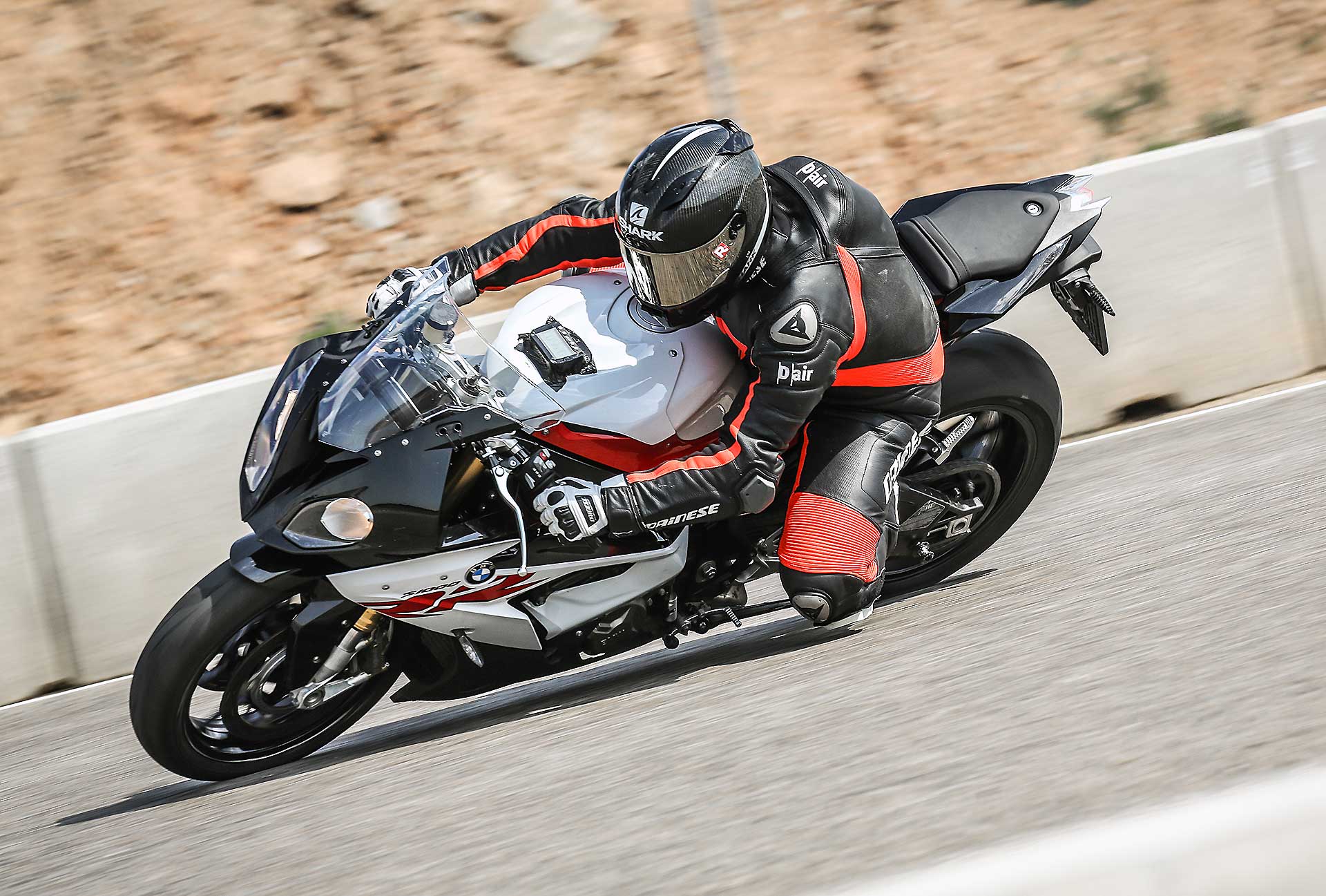 BMW S 1000 RR con strumentazione