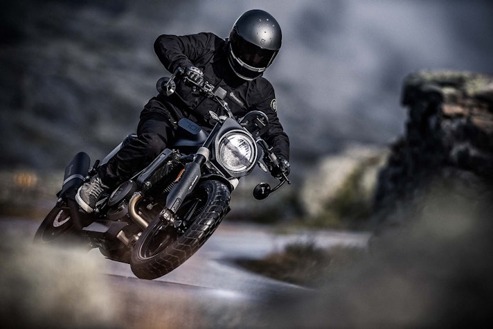 Husqvarna-Svartpilen-017