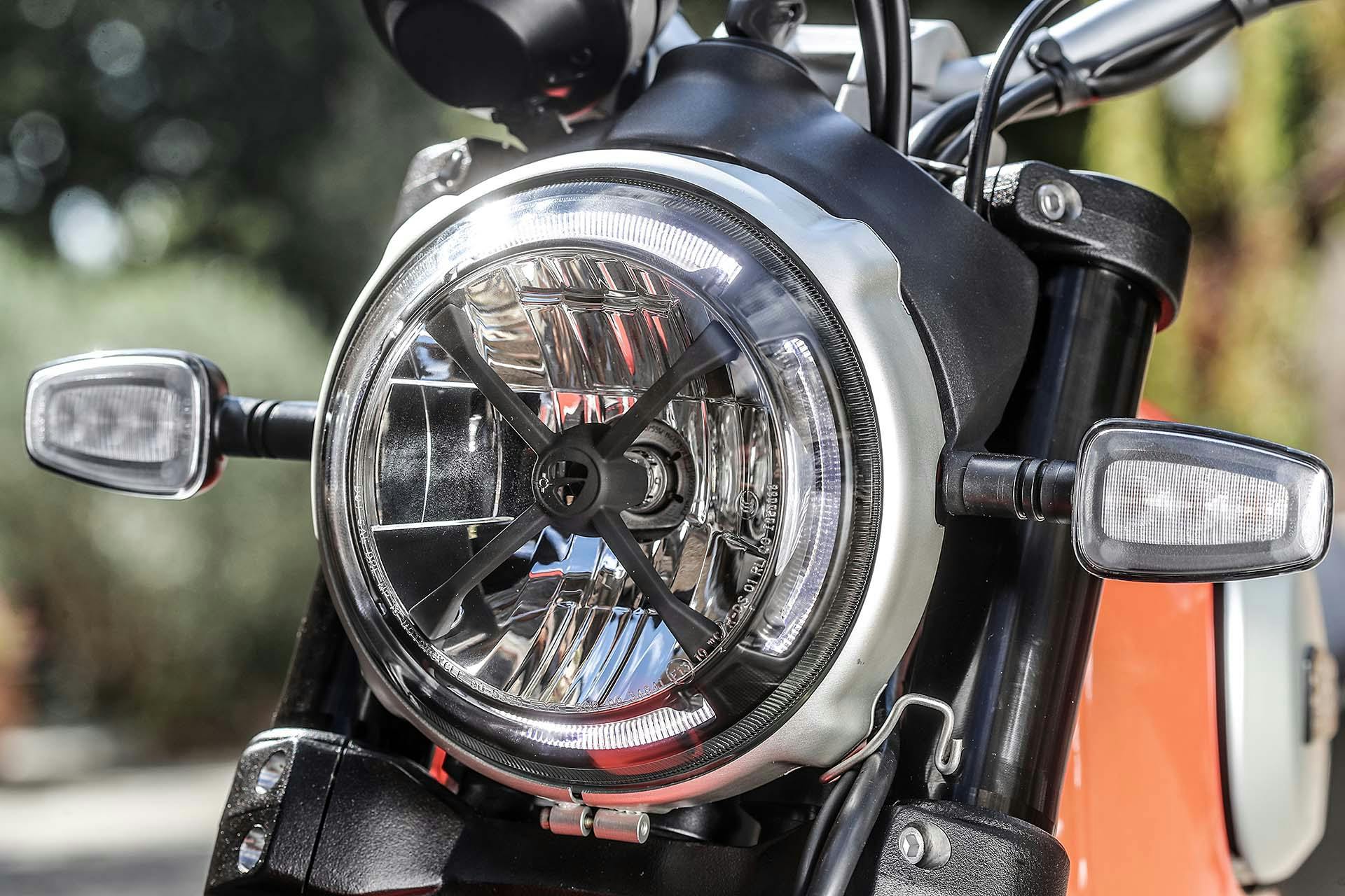 Ducati Scrambler 800 Icon 2019 faro