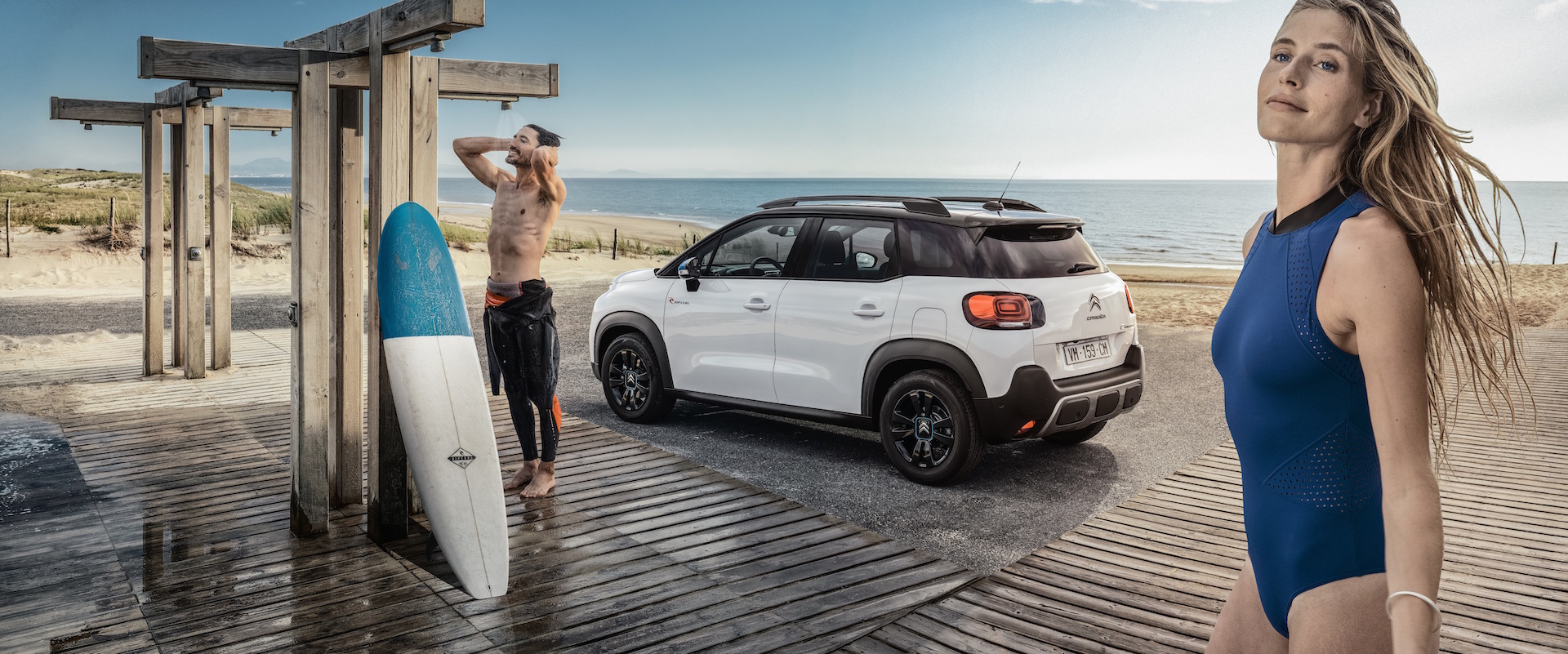 Citroën C3 Aircross Rip Curl, surfisti, spiaggia, doccia
