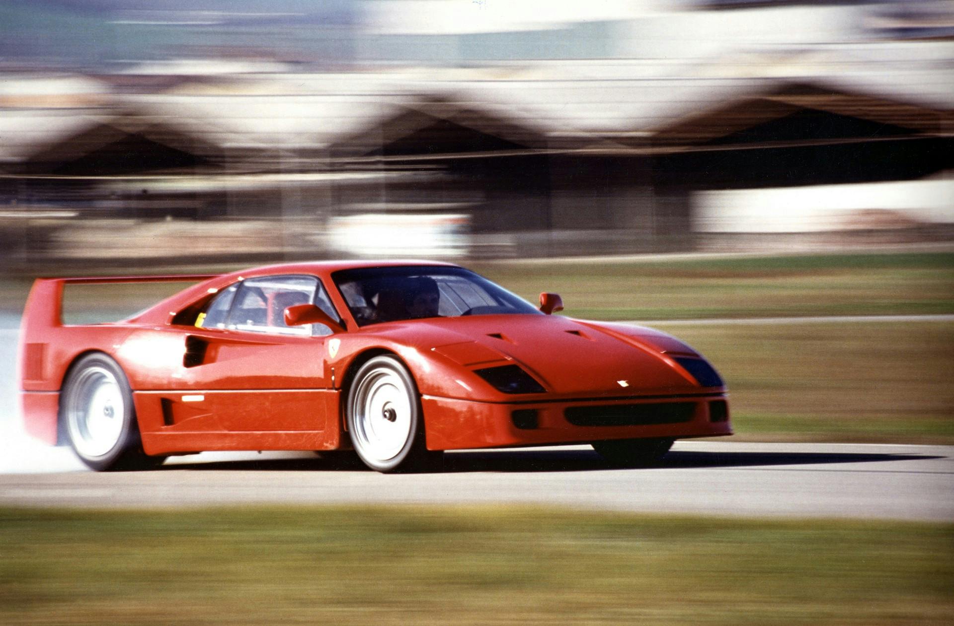 Ferrari F40 dinamica