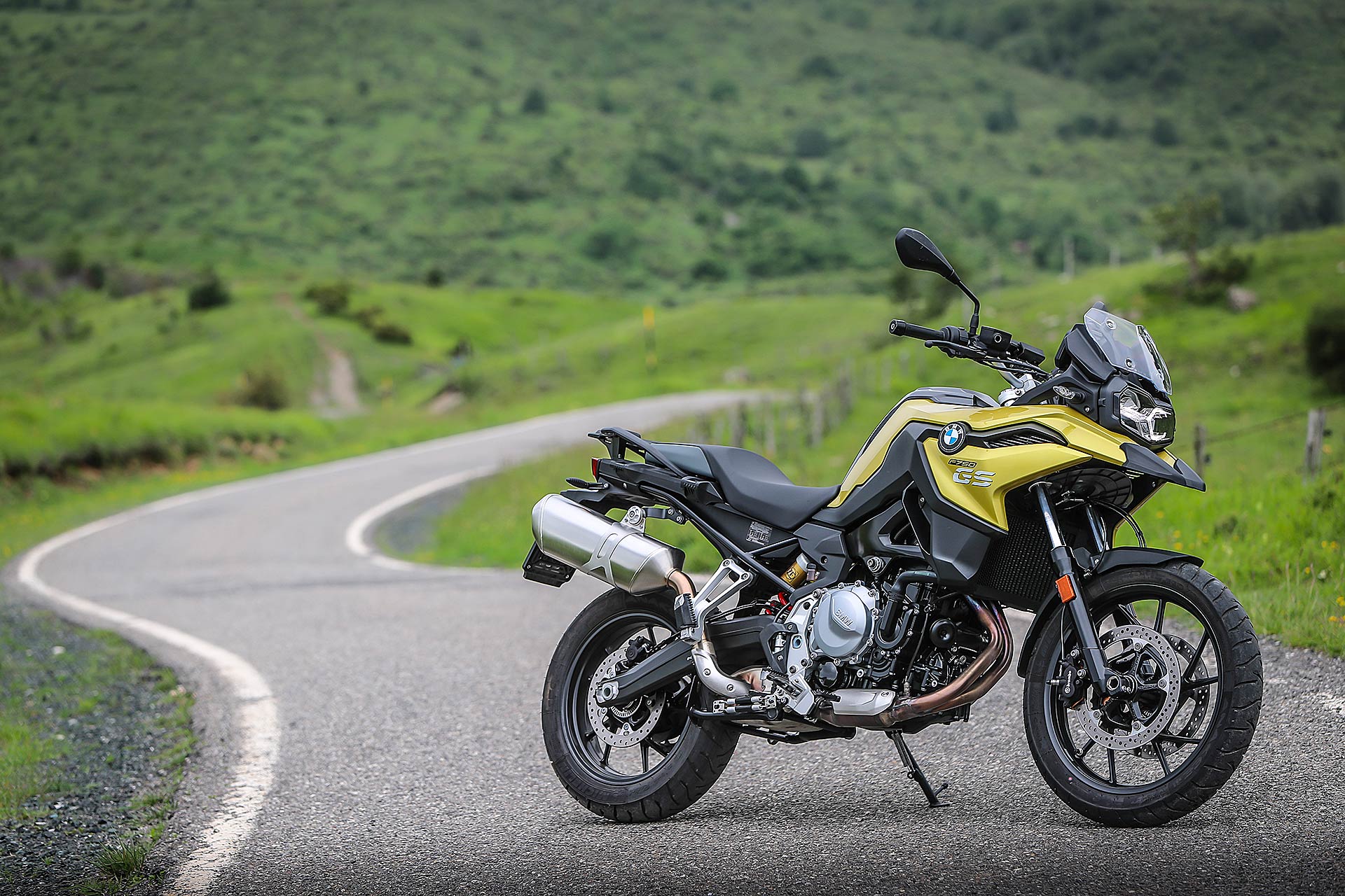 bmw f 750 gs on road price