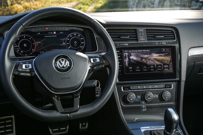 VolkswagenGolfAlltrack-20