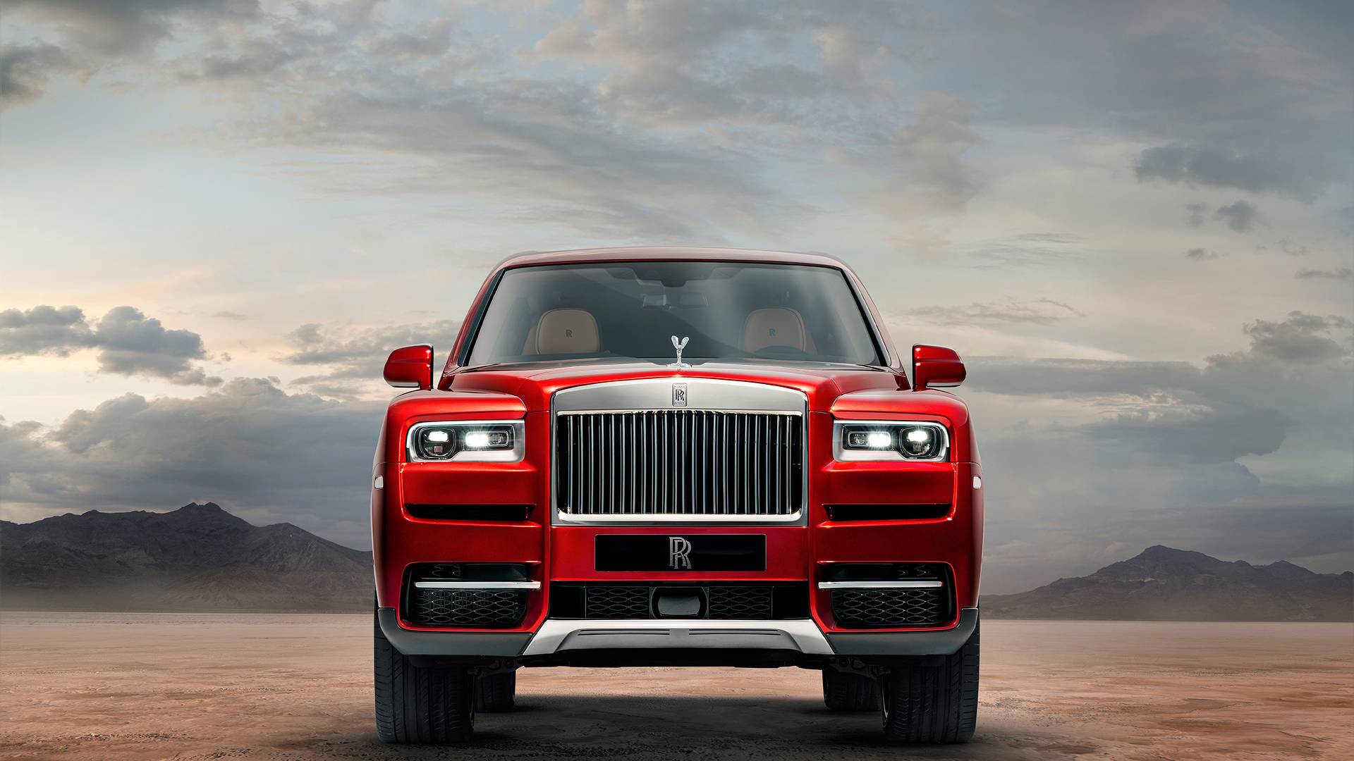 Rolls Royce Cullinan montagne frontale