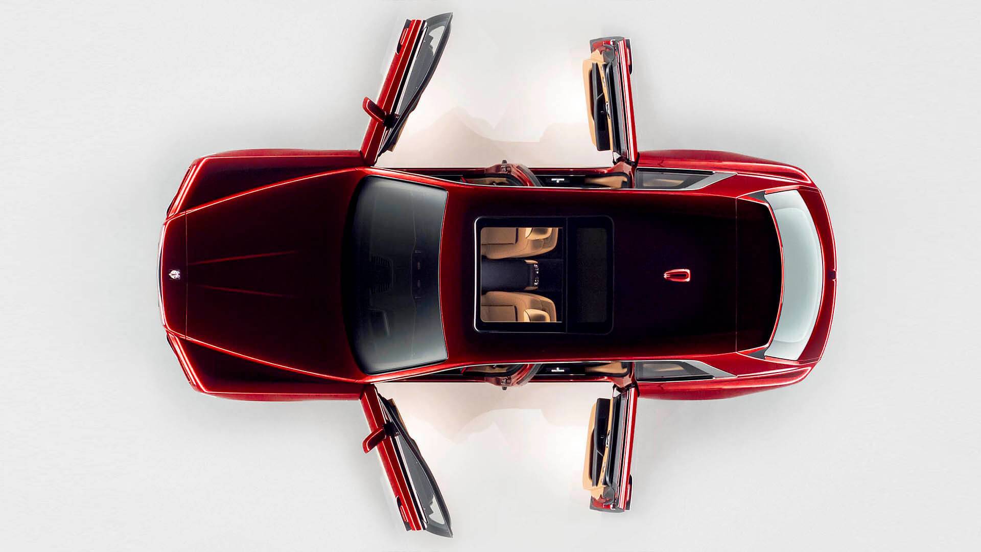 Rolls Royce Cullinan porte vista alto