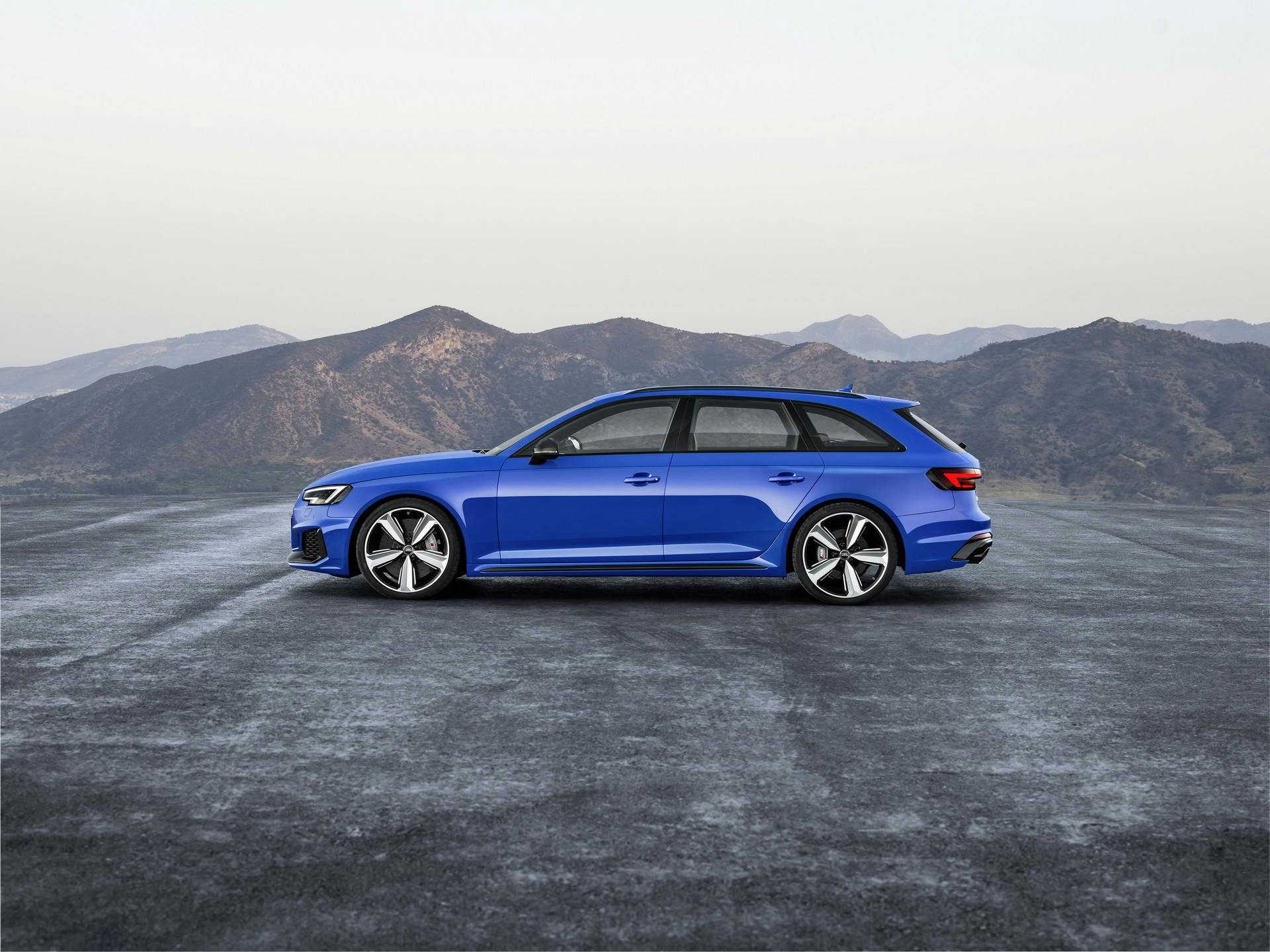 Audi RS4 Avant-statica
