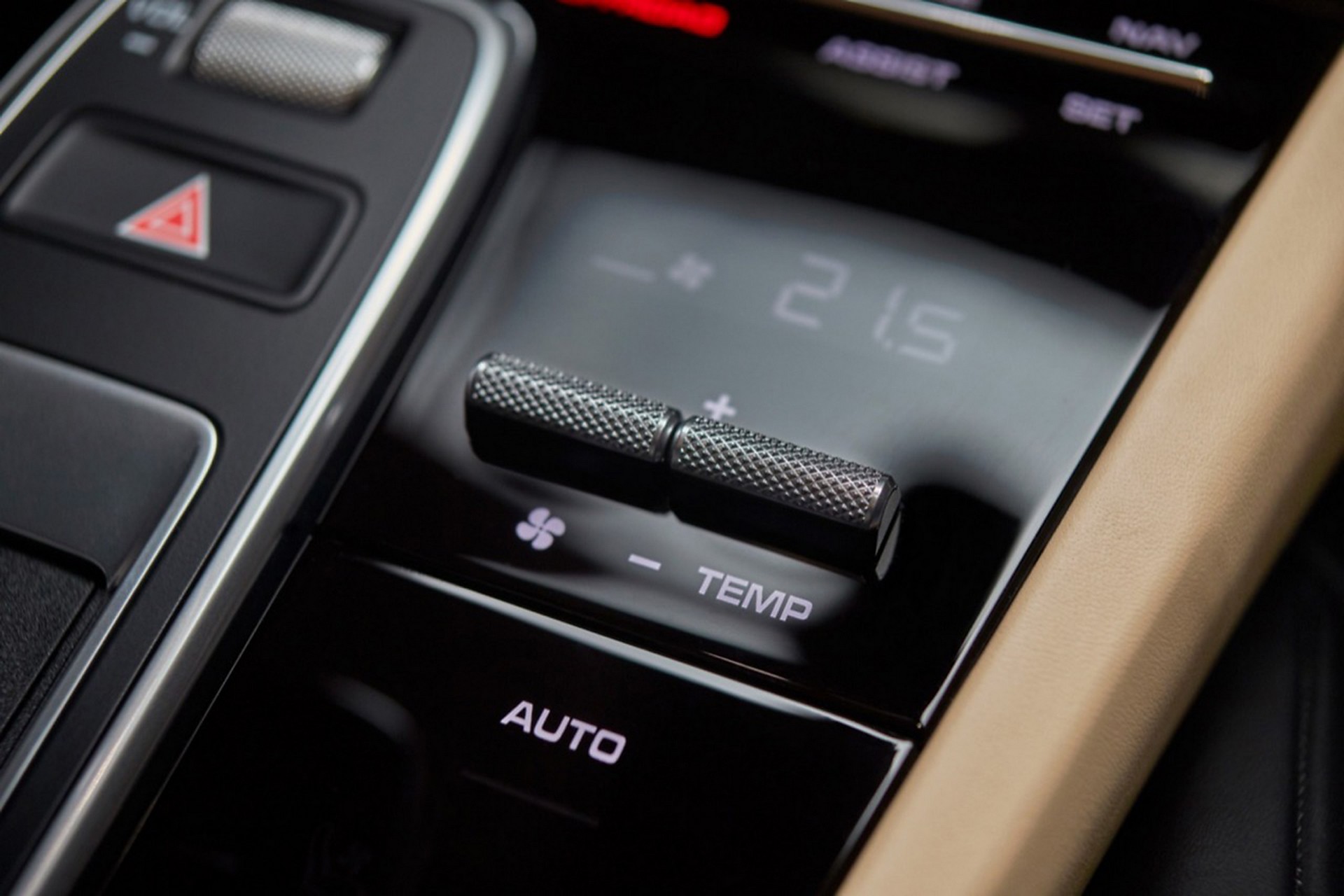 Porsche Cayenne MY18 interni