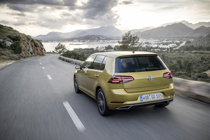 Volkswagen Golf TSI-003