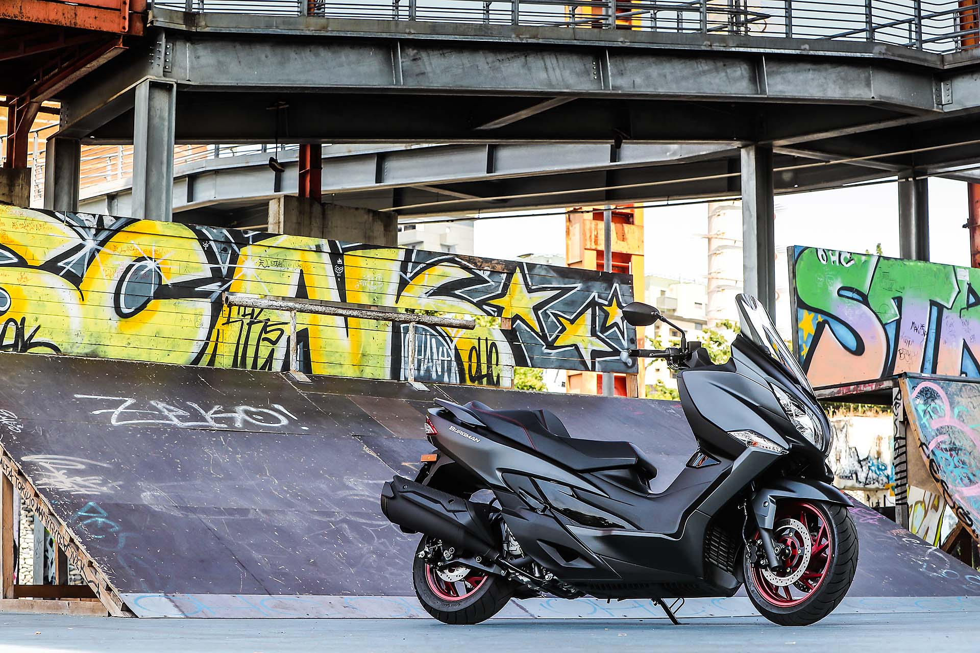 Suzuki Burgman 400 - laterale