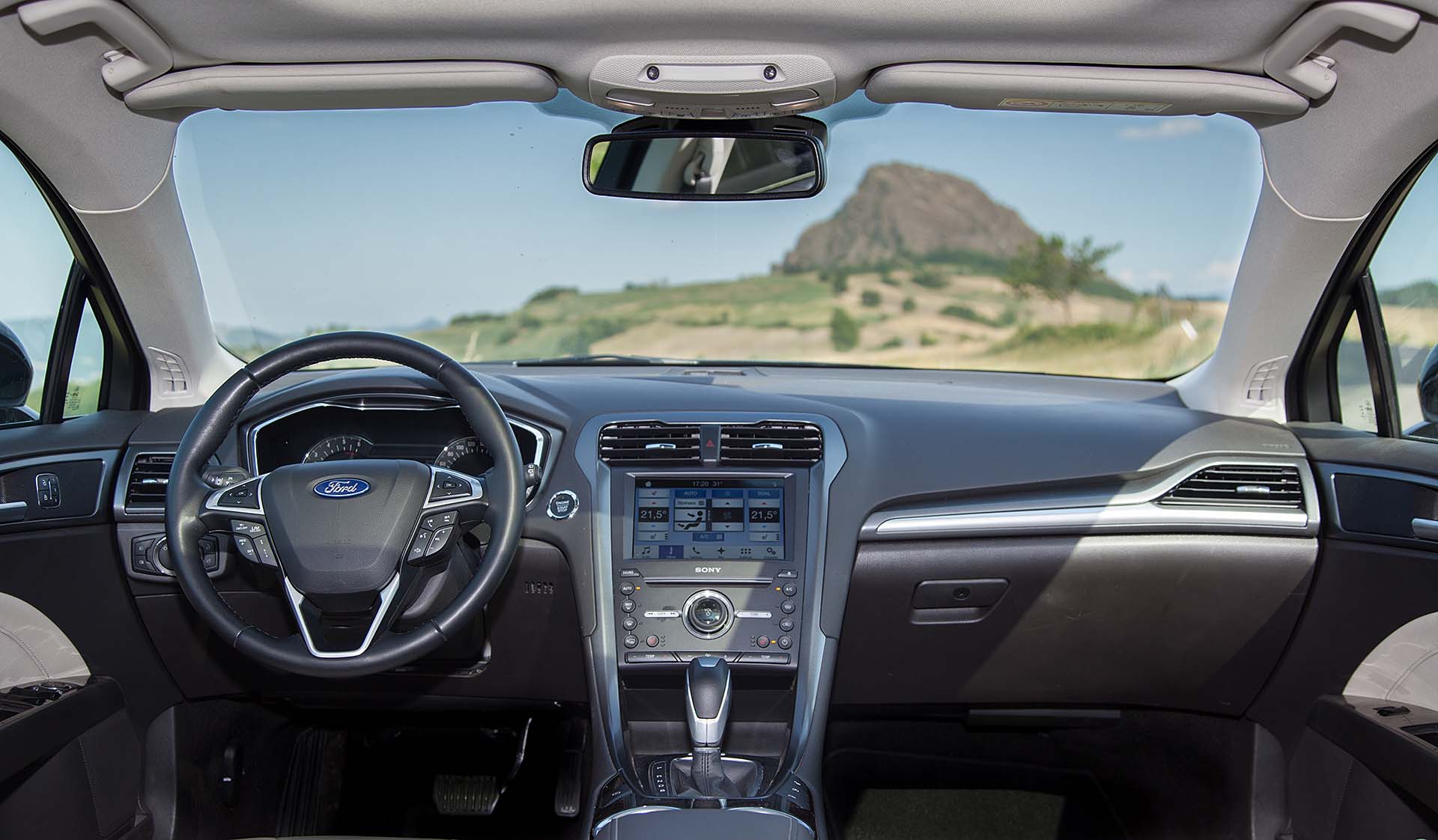 ford mondeo 2.0 cdti - interni