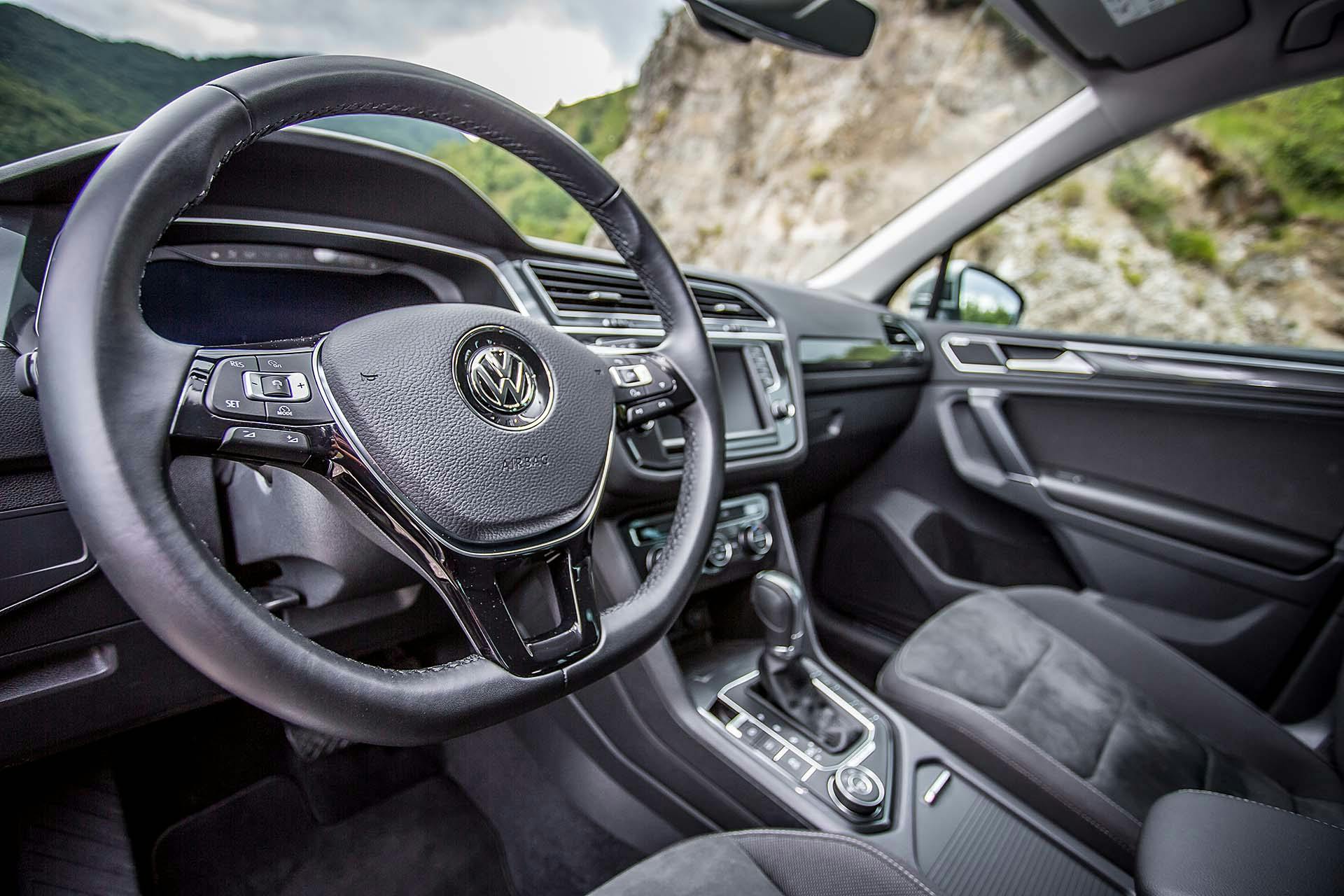 Volkswagen Tiguan 2.0 BiTDI - interni