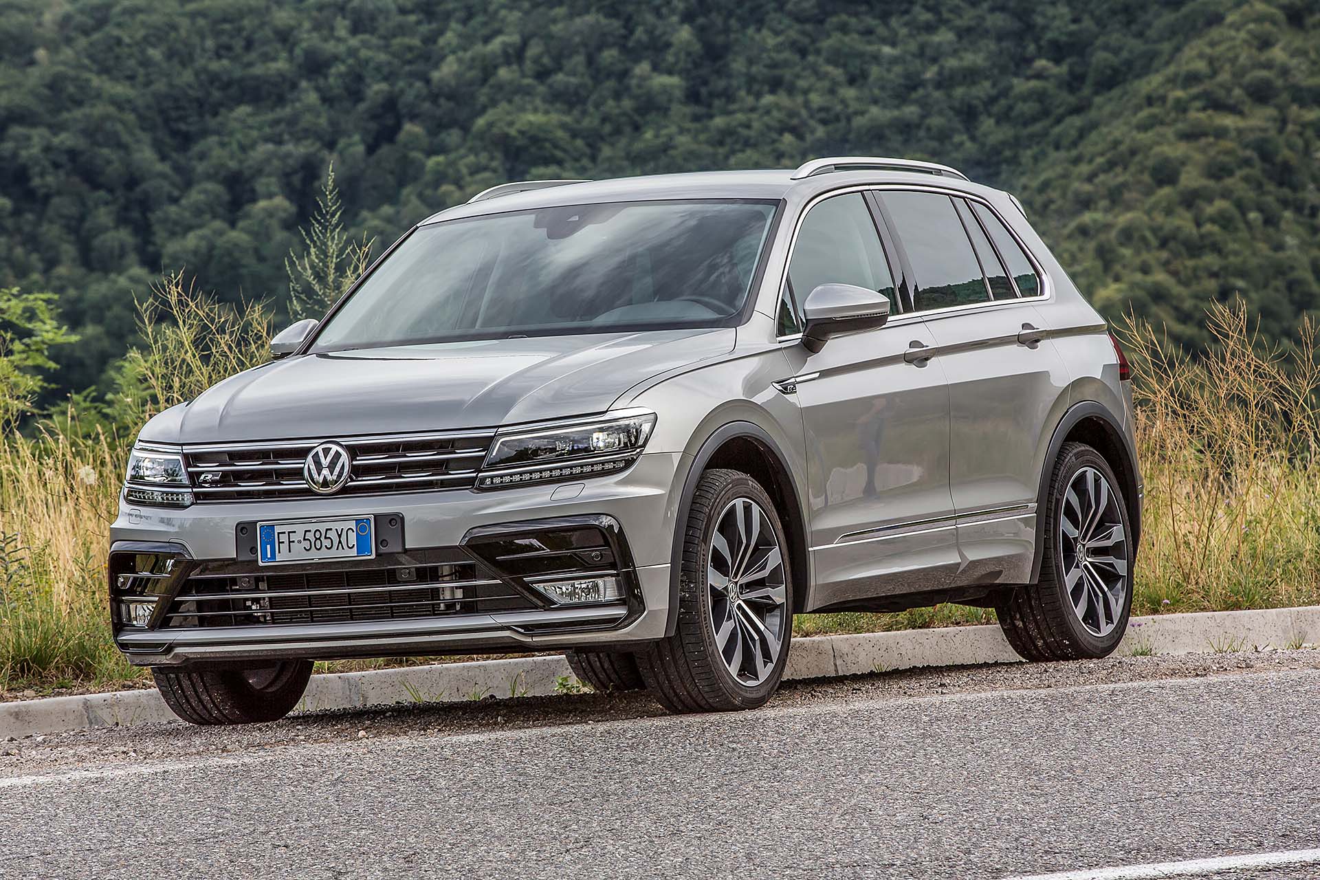 Volkswagen Tiguan 2.0 BiTDI - 3/4 anteriore