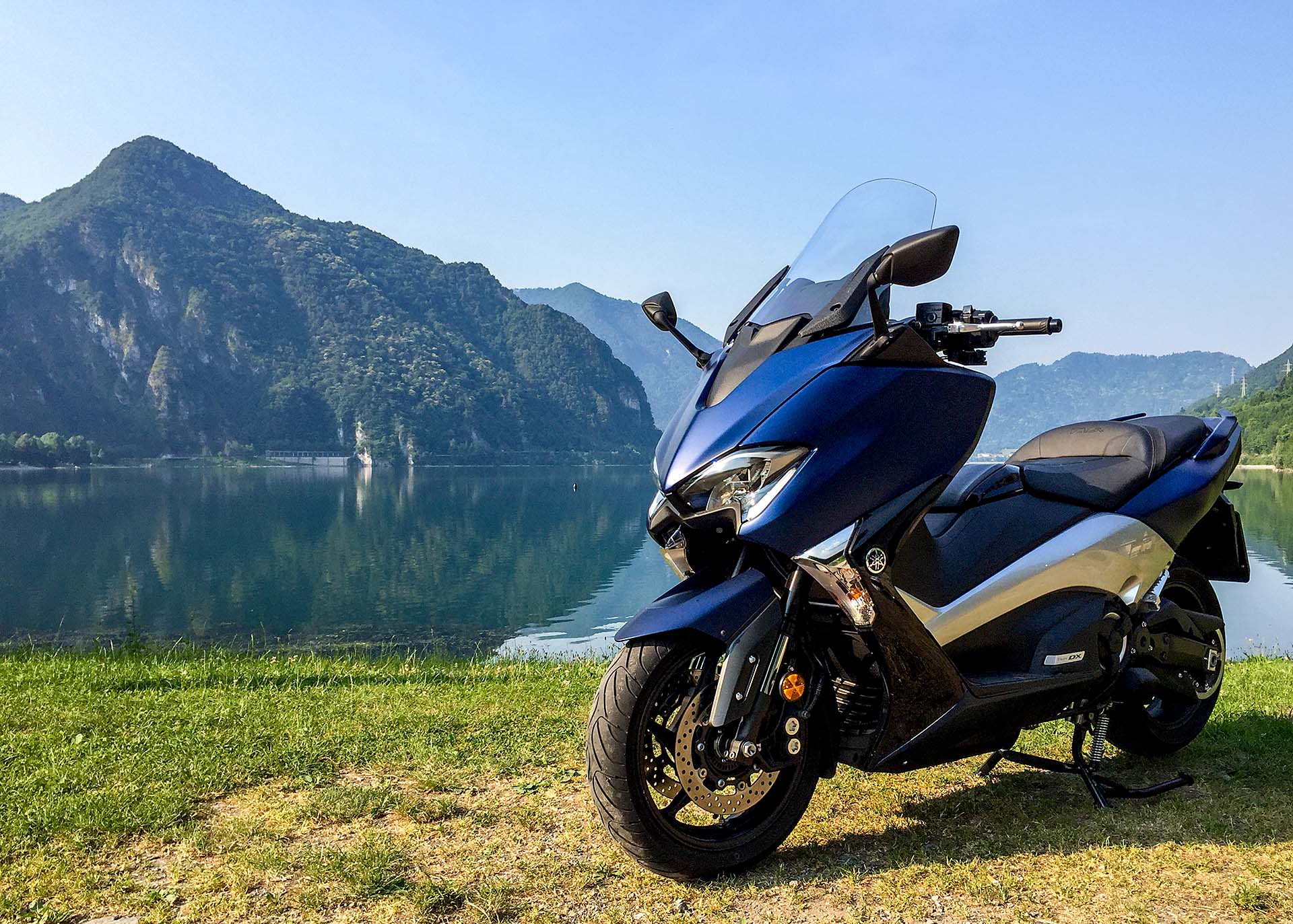 Yamaha TMAX DX - 3/4 anteriore