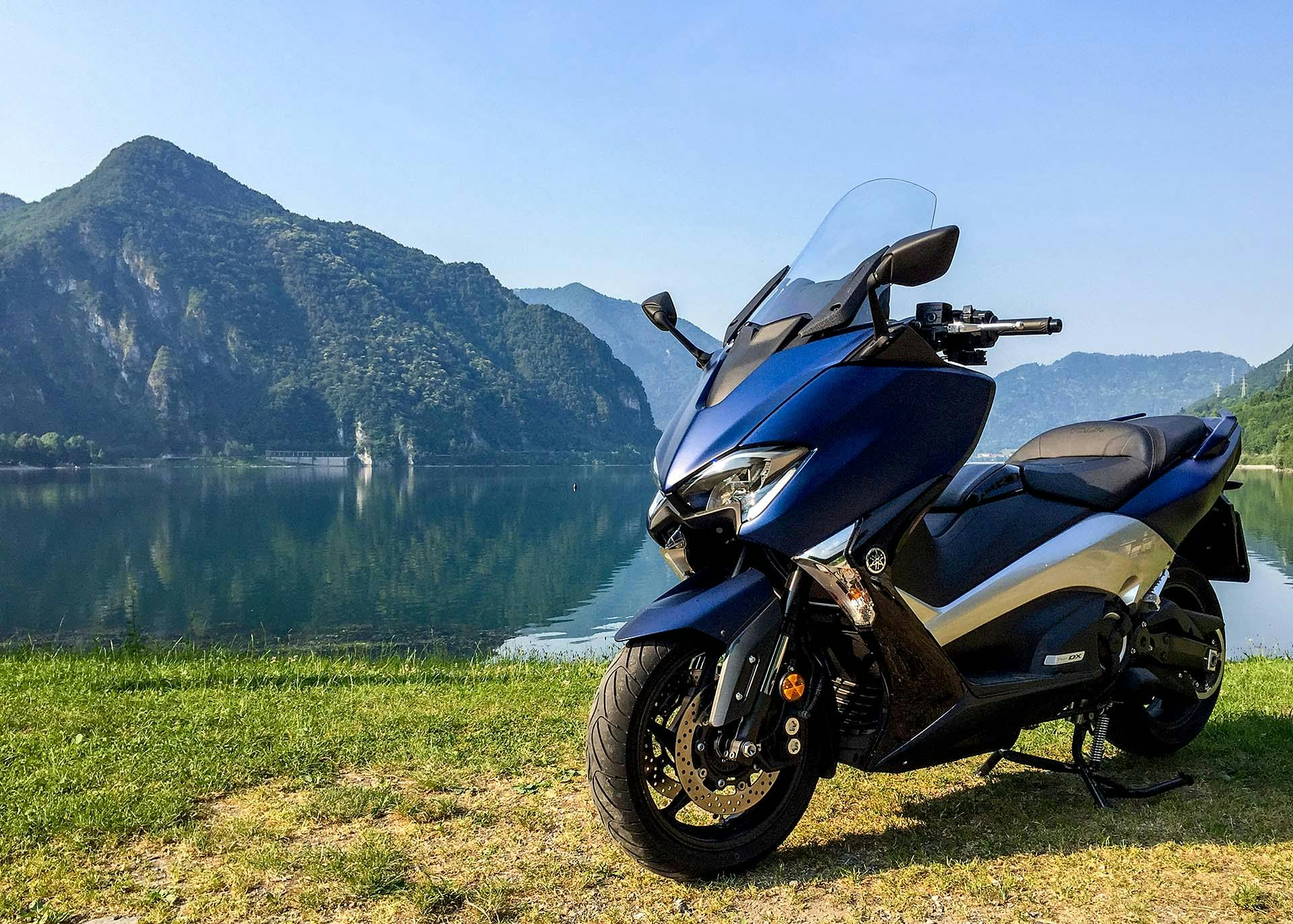 Yamaha TMAX DX - 3/4 anteriore