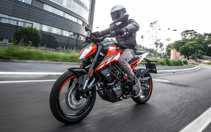 KTM125Duke2017-010