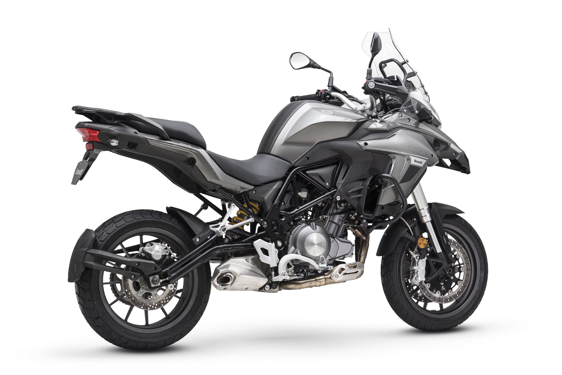 Prova Benelli TRK 502 impressioni di guida pregi difetti consumi