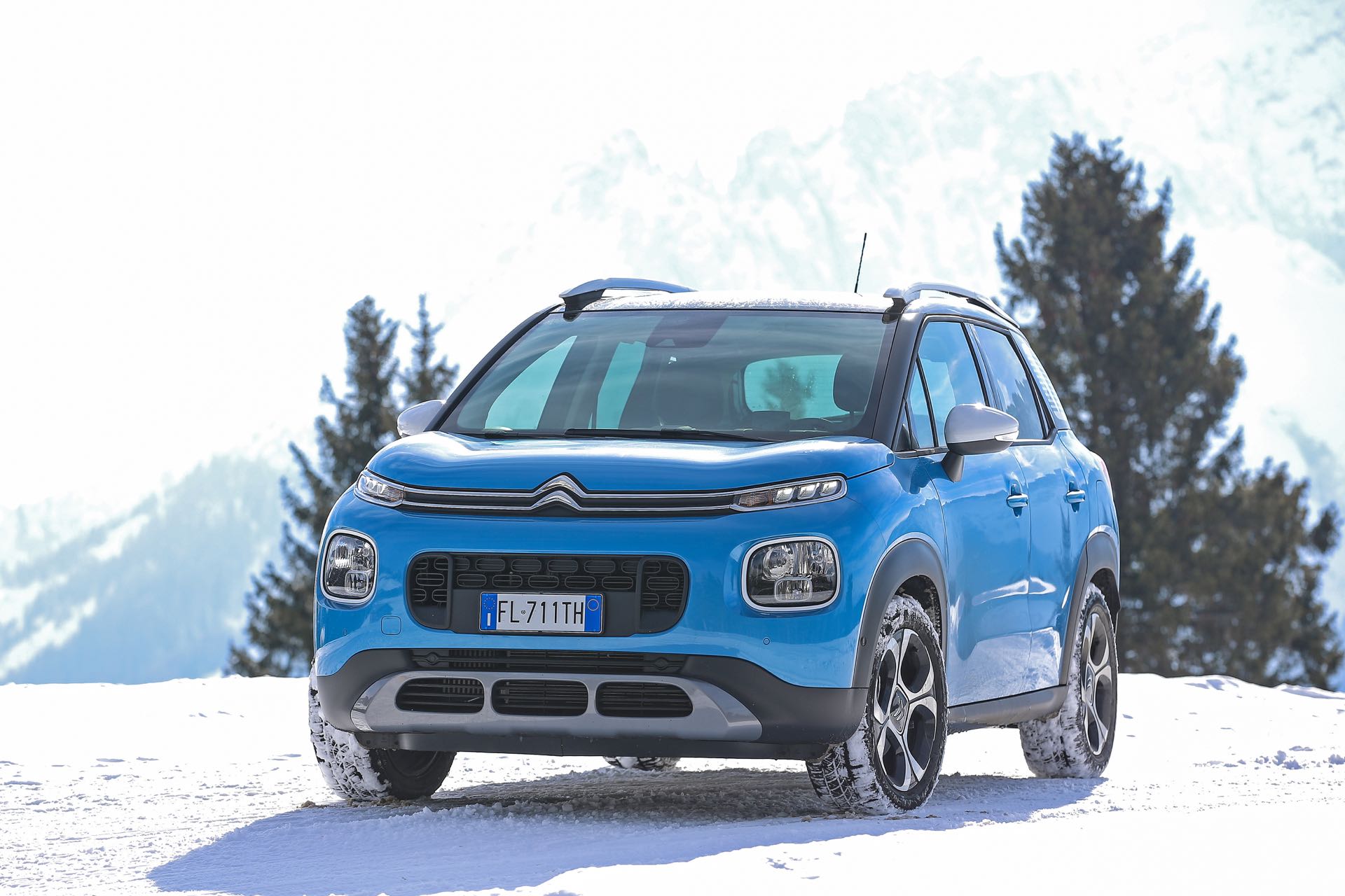 Citroen C3 Aircross 3/4 laterale anteriore sinistra statica su neve