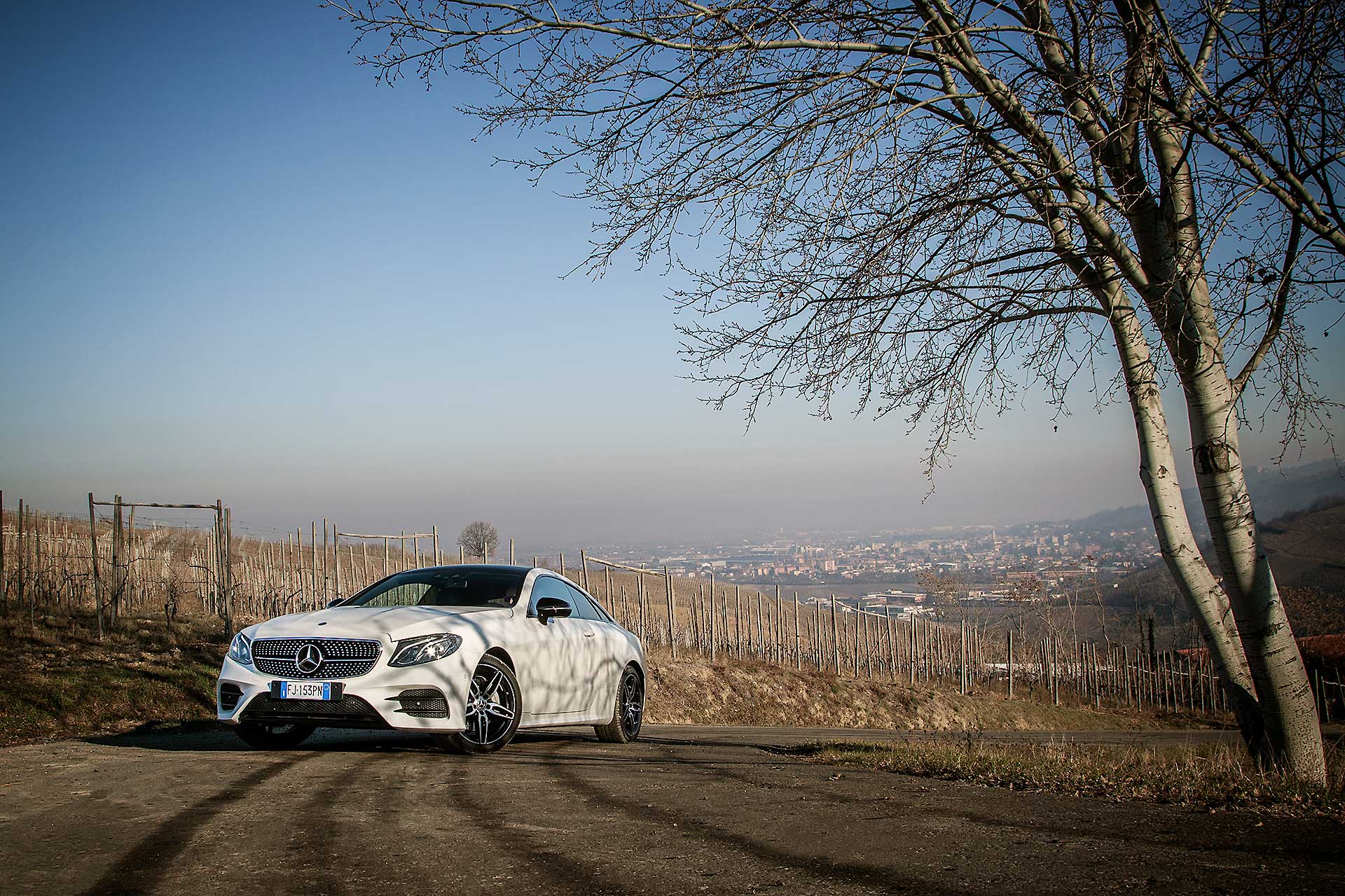 Mercedes E220 Coupe statica 3/4 anteriore