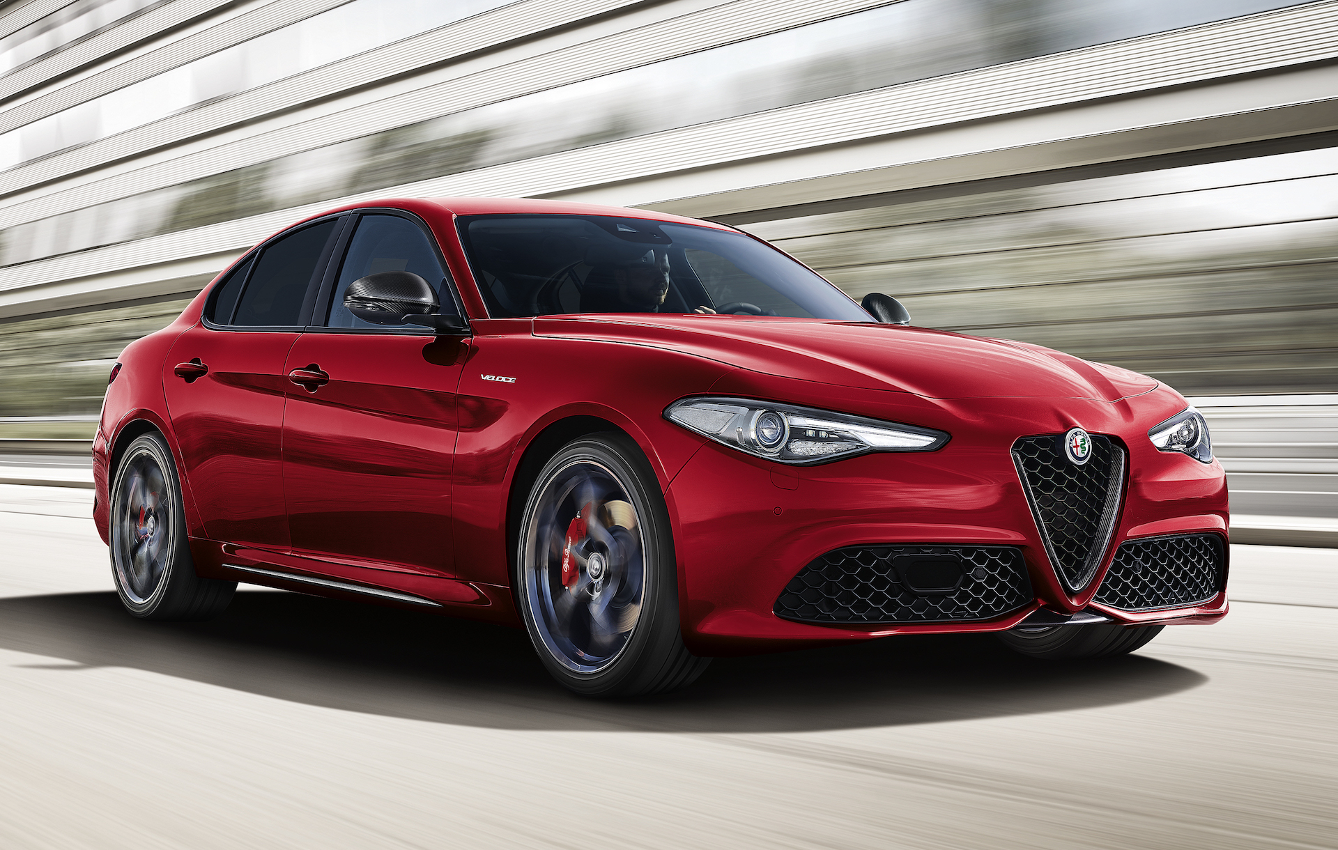 alfa romeo giulia veloce ti rossa
