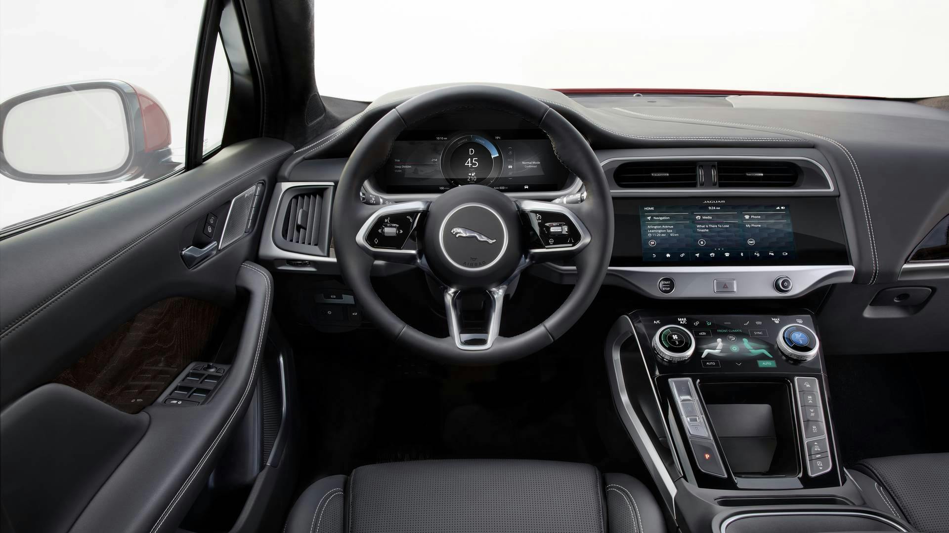 jaguar i-pace plancia posto guida