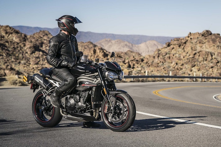 Triumph-Speed-Triple-2018-001