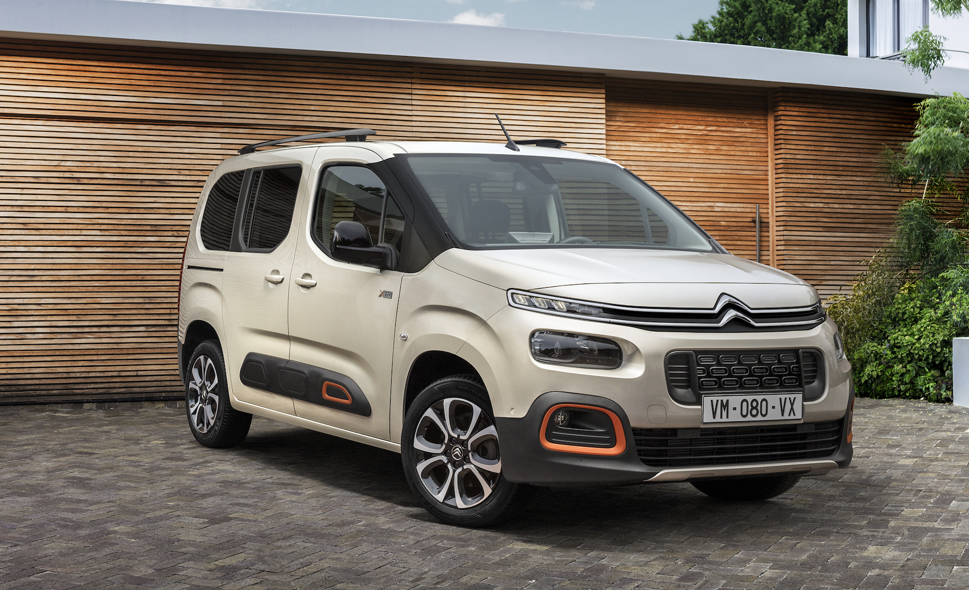nuova citroen berlingo bianco muro statica
