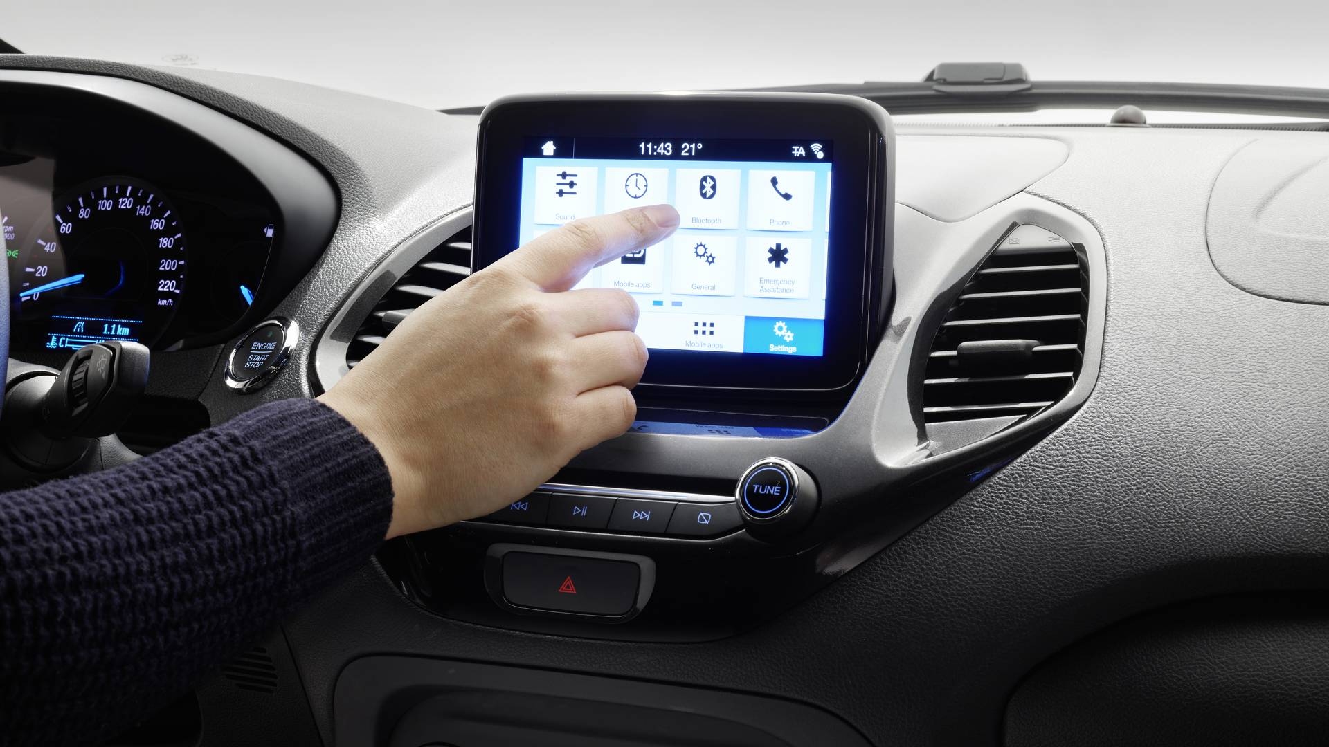 Ford Ka+ restyling schermo sync 3 abitacolo