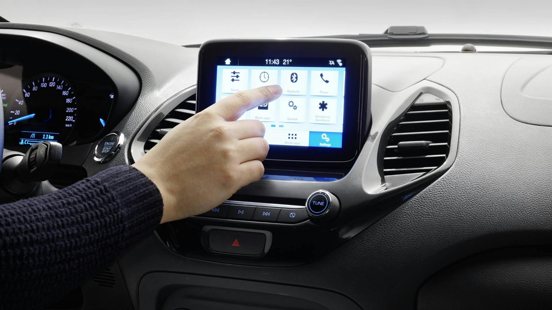 Ford Ka+ restyling schermo sync 3 abitacolo