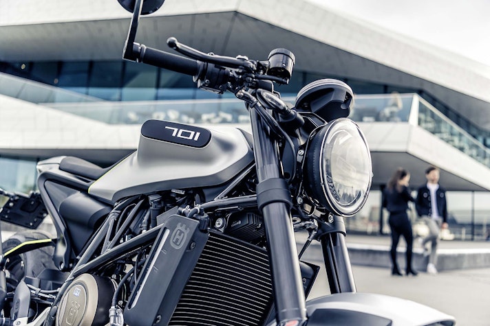 HusqvarnaVitpilenESvartpilen7012018-045