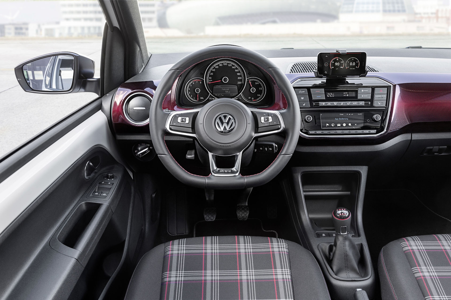 Volkswagen up! GTI plancia volante interni