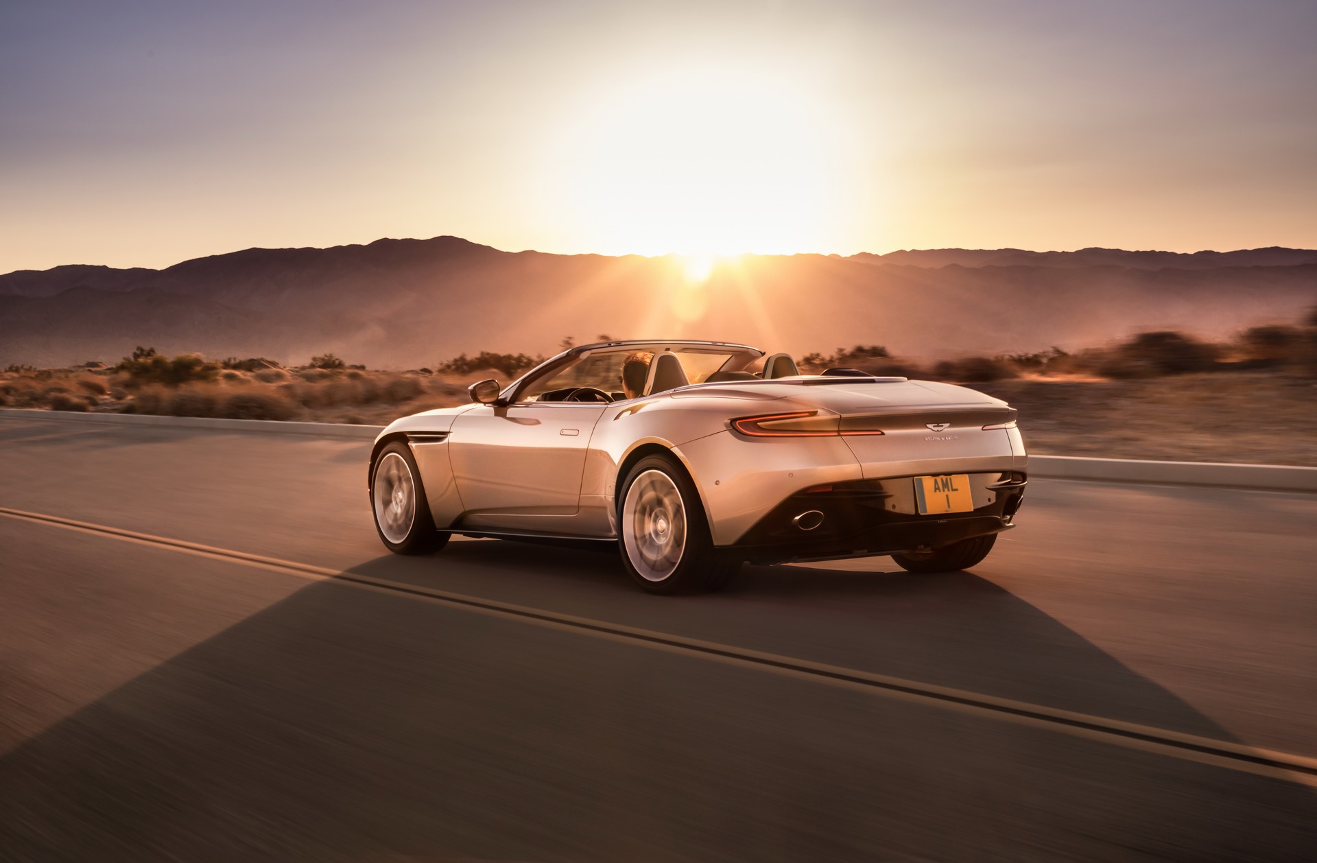 Aston Martin DB11 Volante dinamica