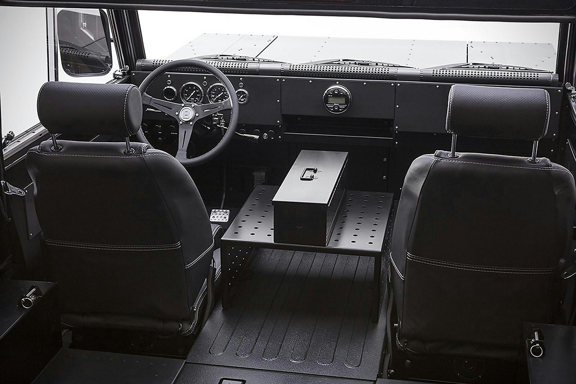 Bollinger B1 interni