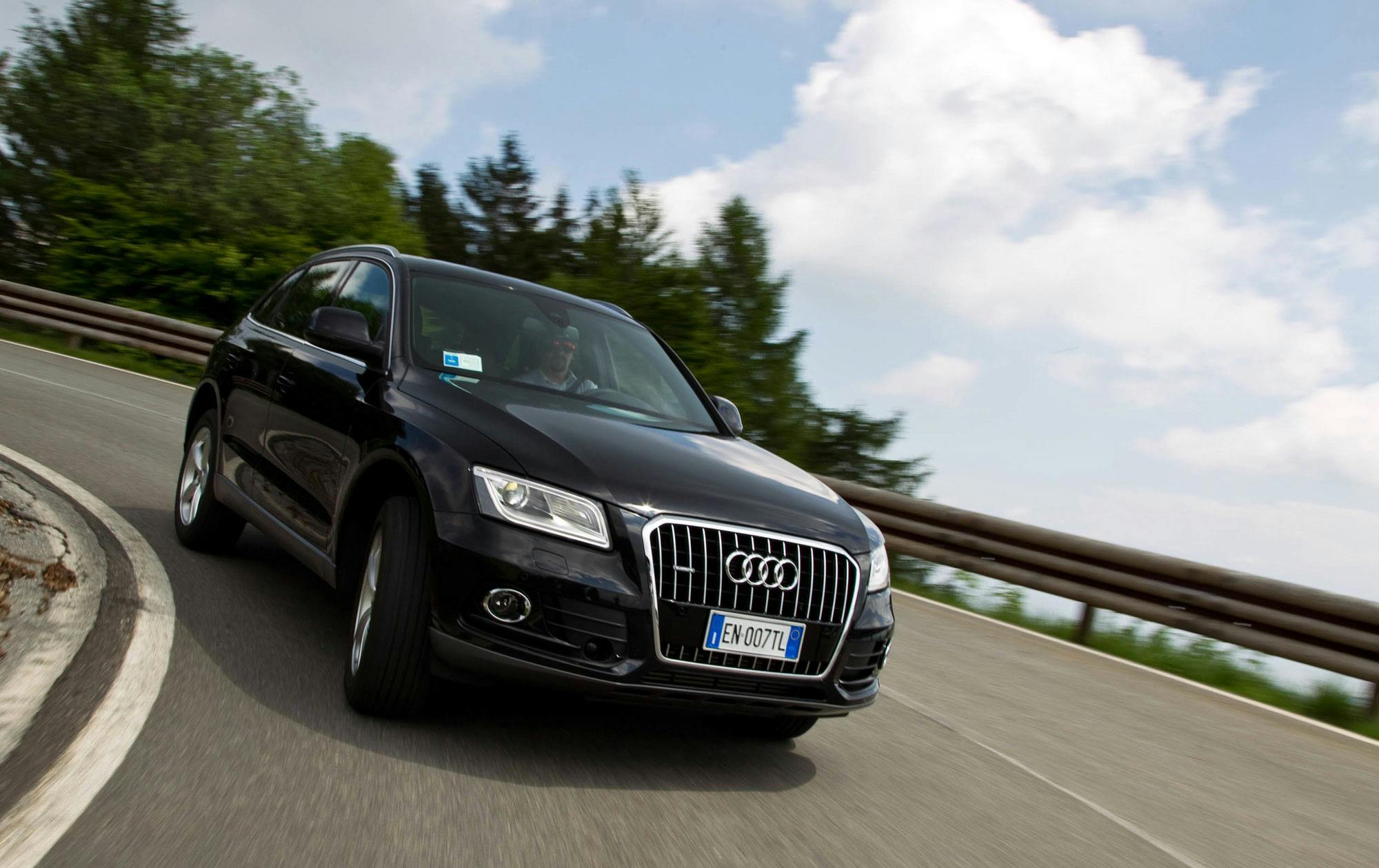 La Q5 e' solo una delle moltissime Audi offerte con il cambio S-Tronic a doppia frizione. Velocissimo in ogni situazione e' un vero plus nell'allestimento