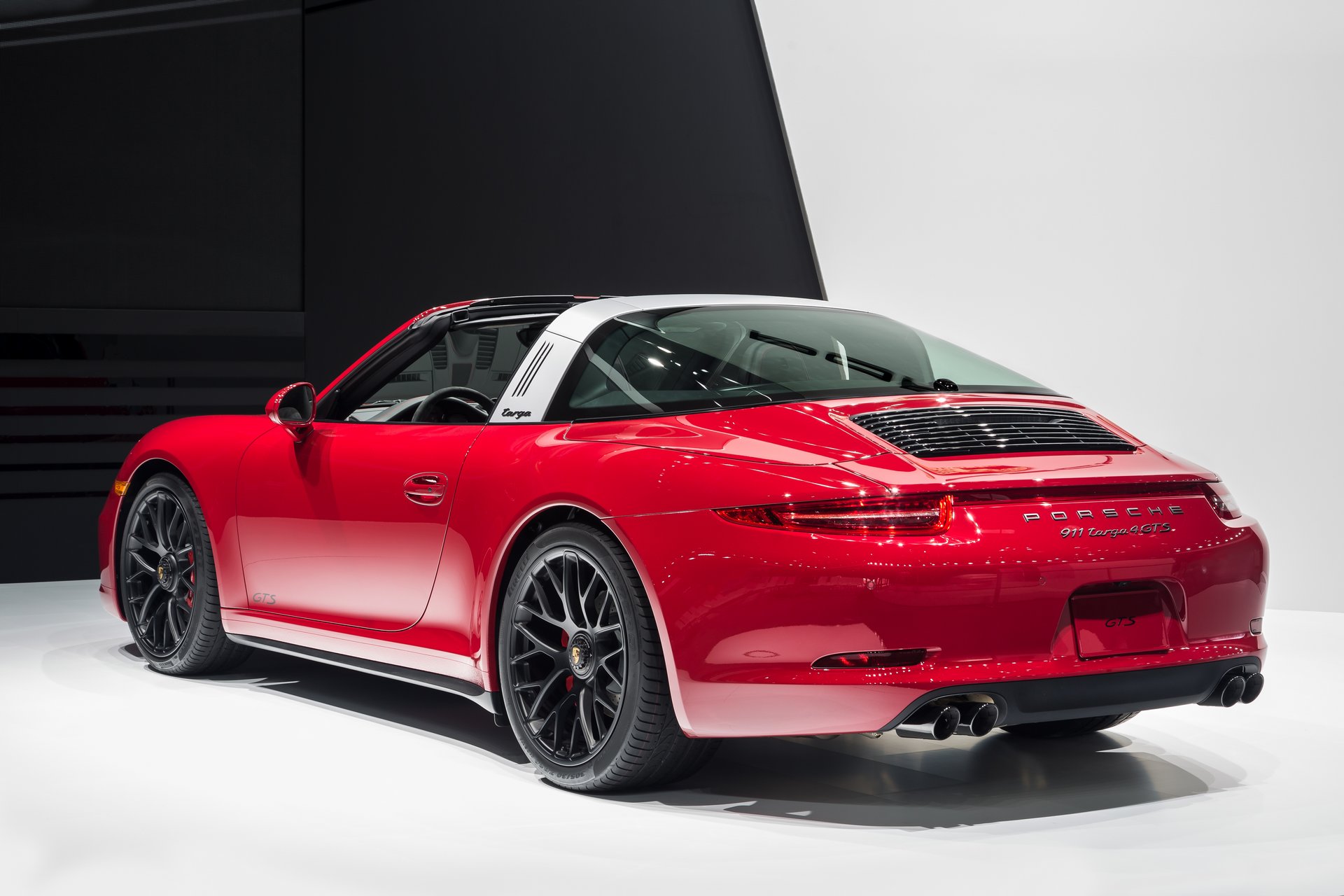 Porsche911Targa4GTS-001