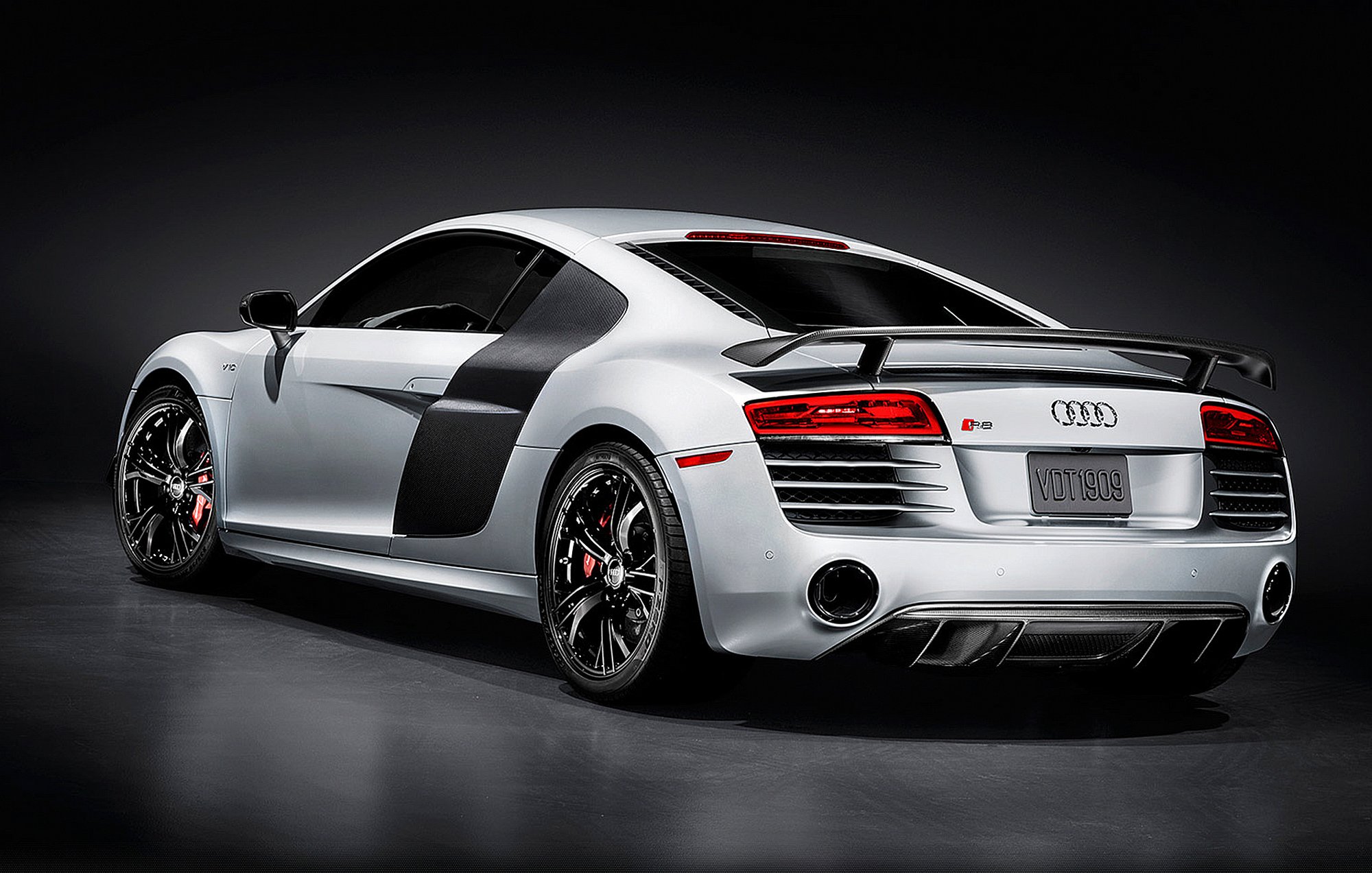 AudiR8Competition-001