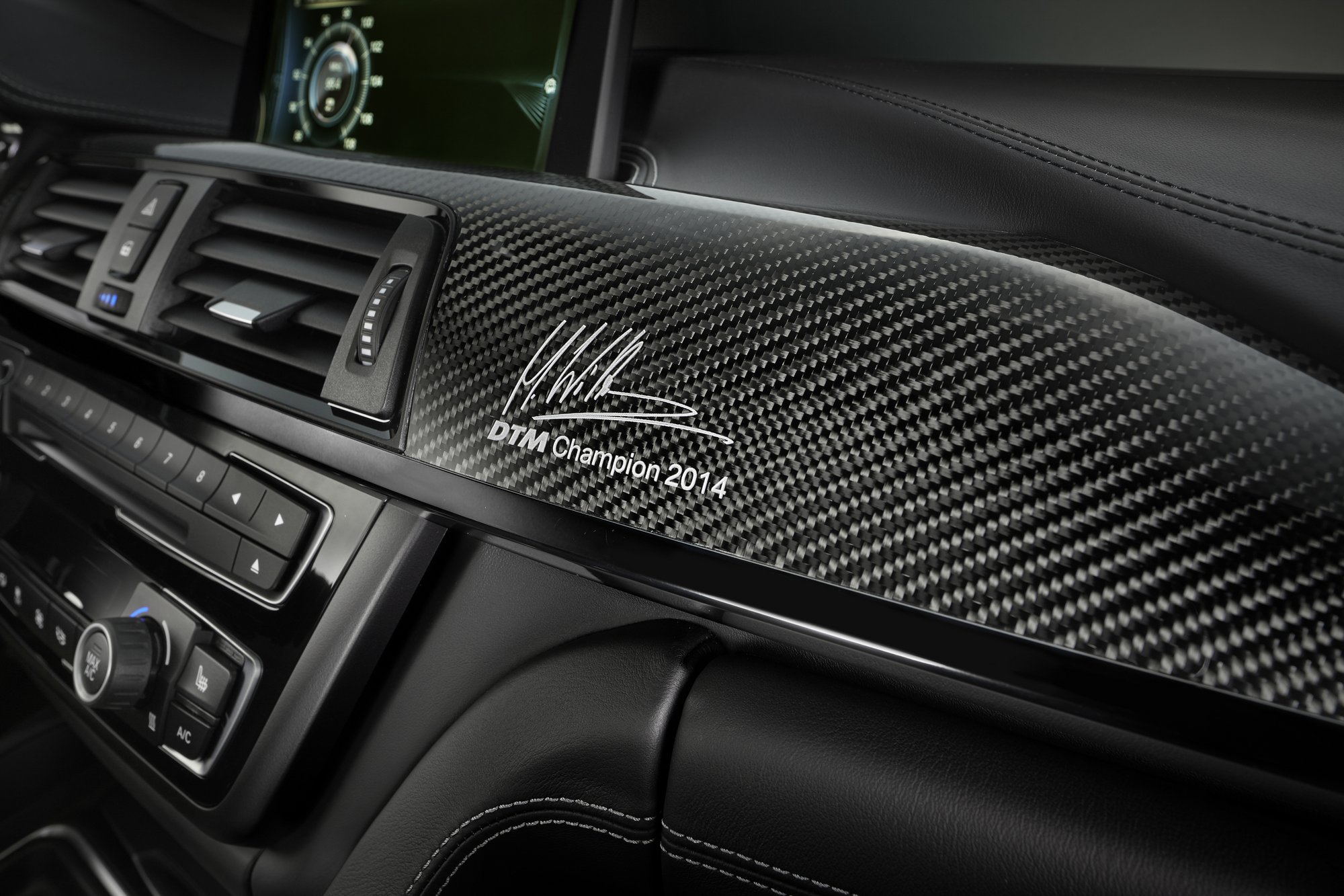 BMWM4DTMChampionEdition-003