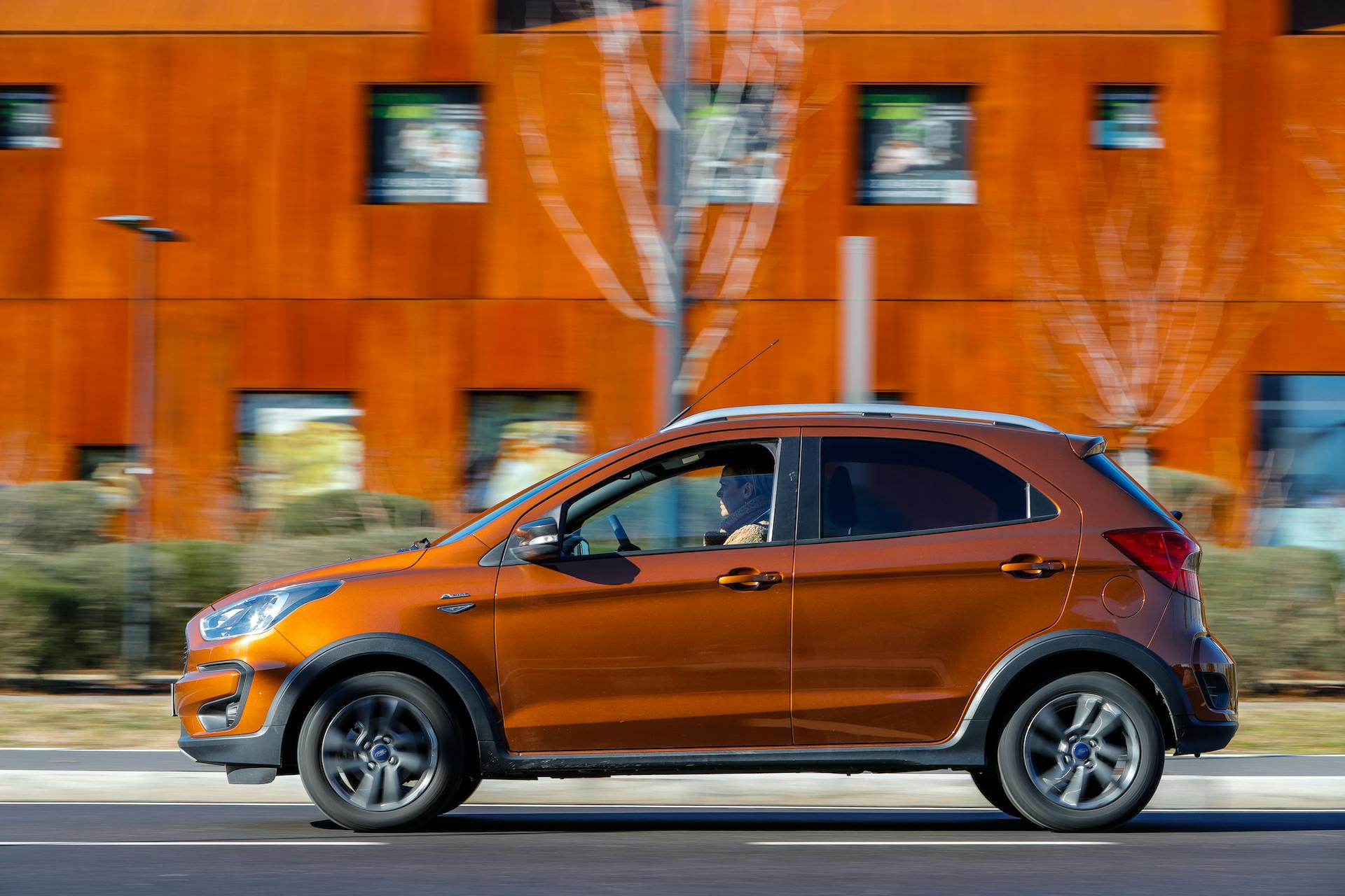 Ford KA+ Active in movimento