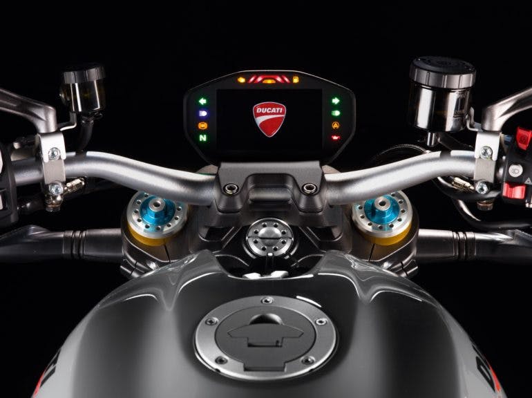 ducati-monster-1200-statiche-18