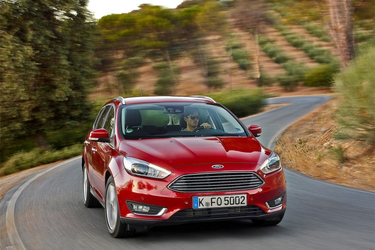 FordFocusWagon-002