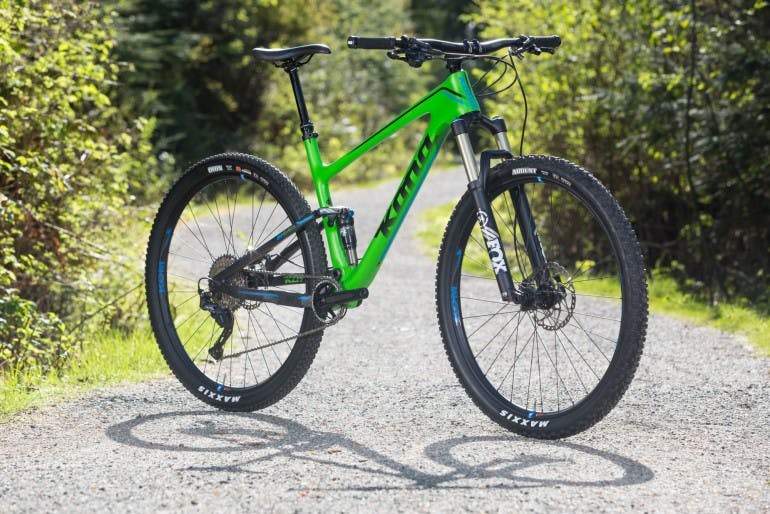 The new 100mm travel Carbon Hei Hei DL is a supremely versatile and capable trail weapon. Components like WTB's i29 rims, 120mm Fox Float 34 forks and KS's Lev internally routed dropper post, combined with the long reach and low standover of this modern XC bike, mean that there is not much that it won't do.