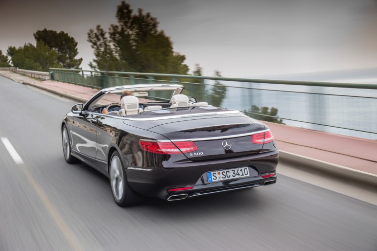 Das neue S-Class Cabriolet und der neue SLC, Côte d'Azur 2016, Mercedes Benz S 500 Cabriolet, rubinschwarz-mettalic, Leder: designo beige < width=