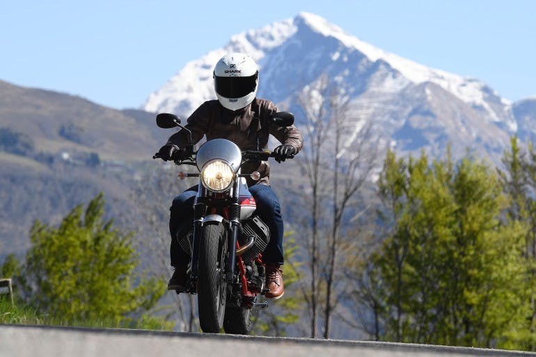 Moto Guzzi V7 II Stornello dinamiche - 5