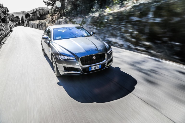 JaguarXF_2016_41
