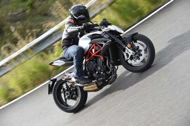 MVAgustaBrutale8002016-032