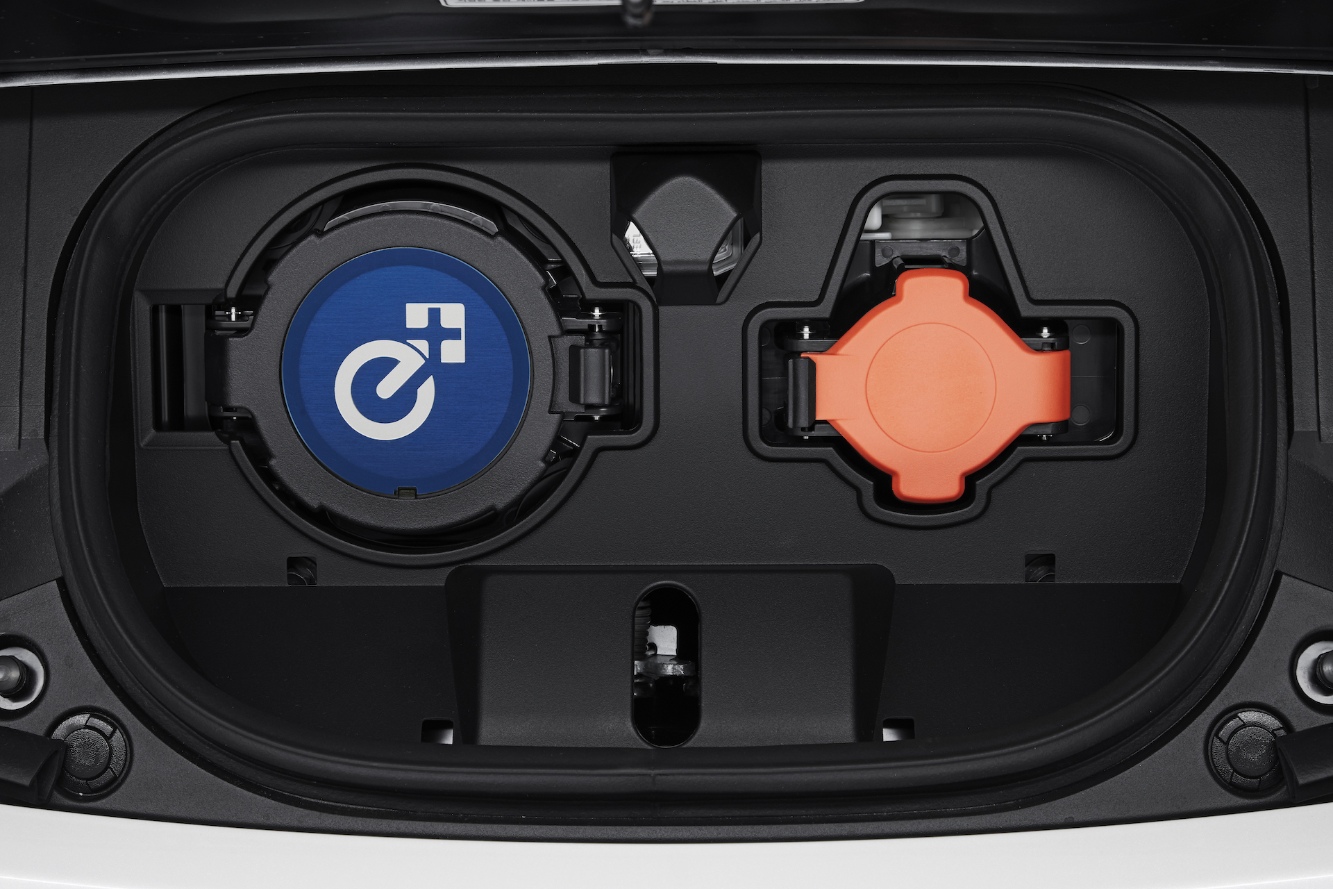 nissan-leaf-presa ricarica