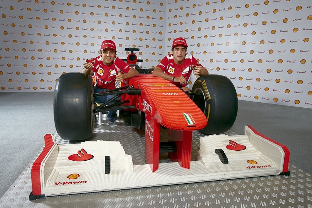 Ferrari F150 Italia, sembra vera ma è di Lego