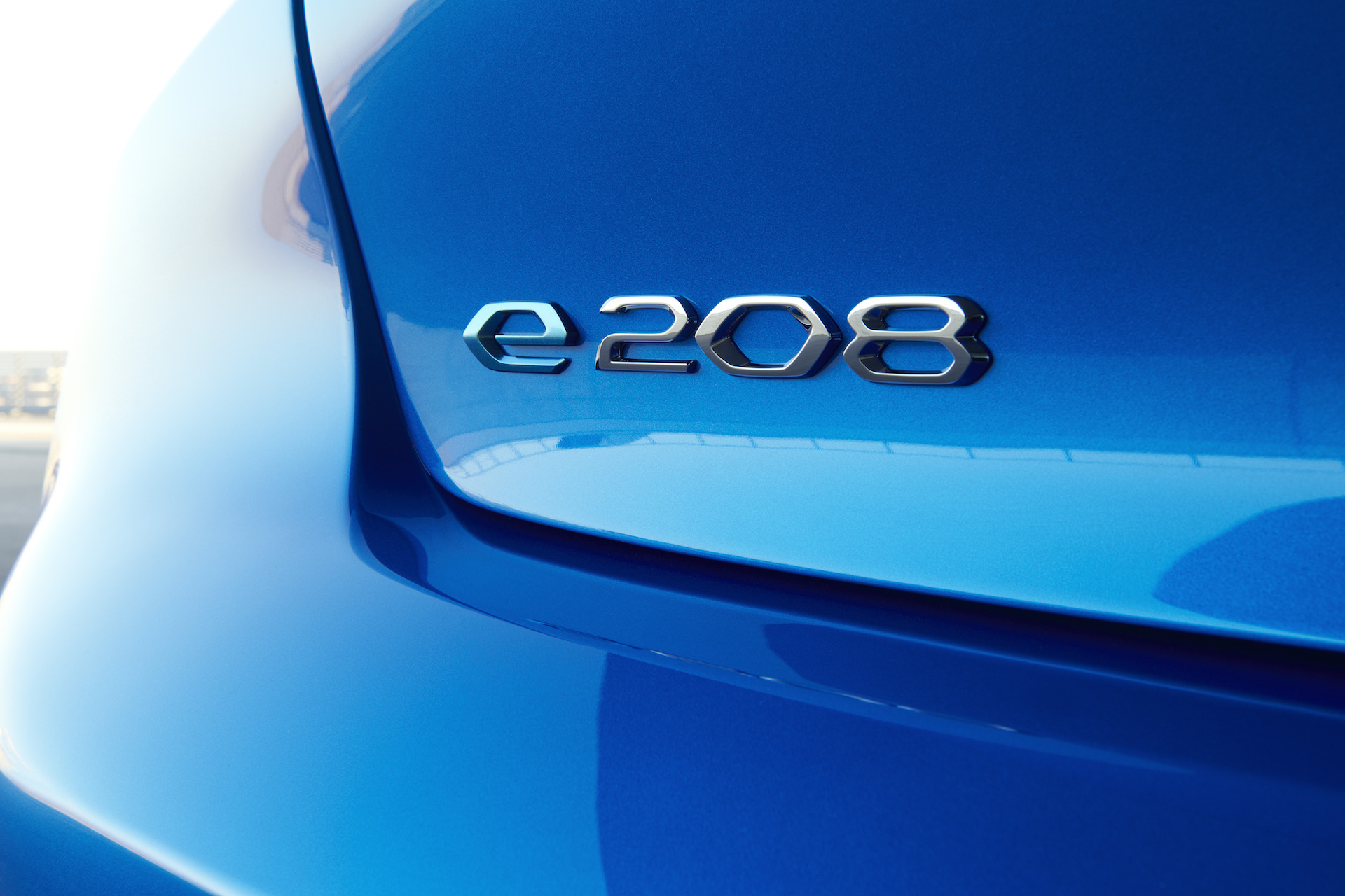 Peugeot 208 2019 elettrica blu