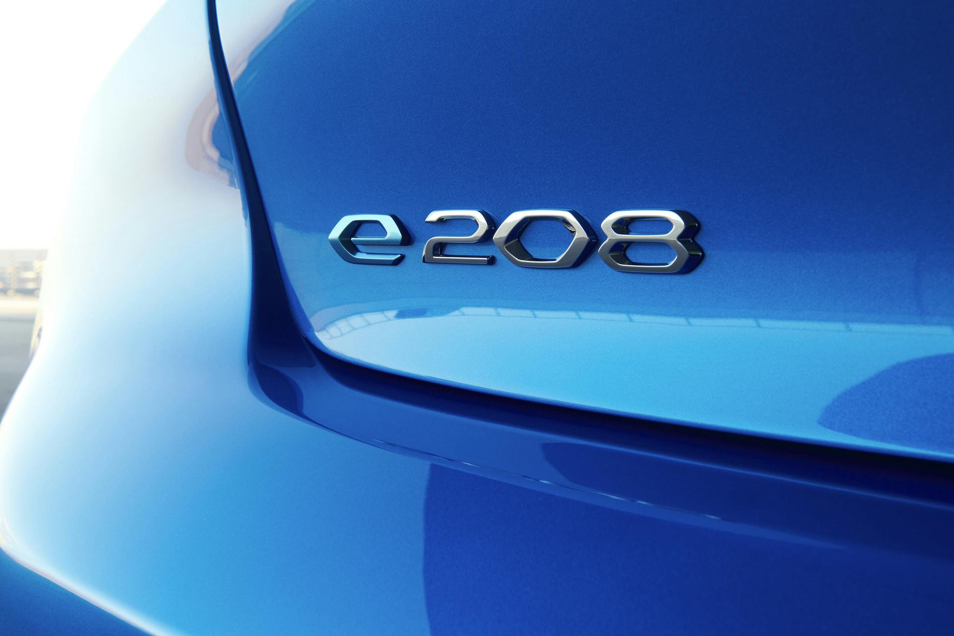 Peugeot 208 2019 elettrica blu