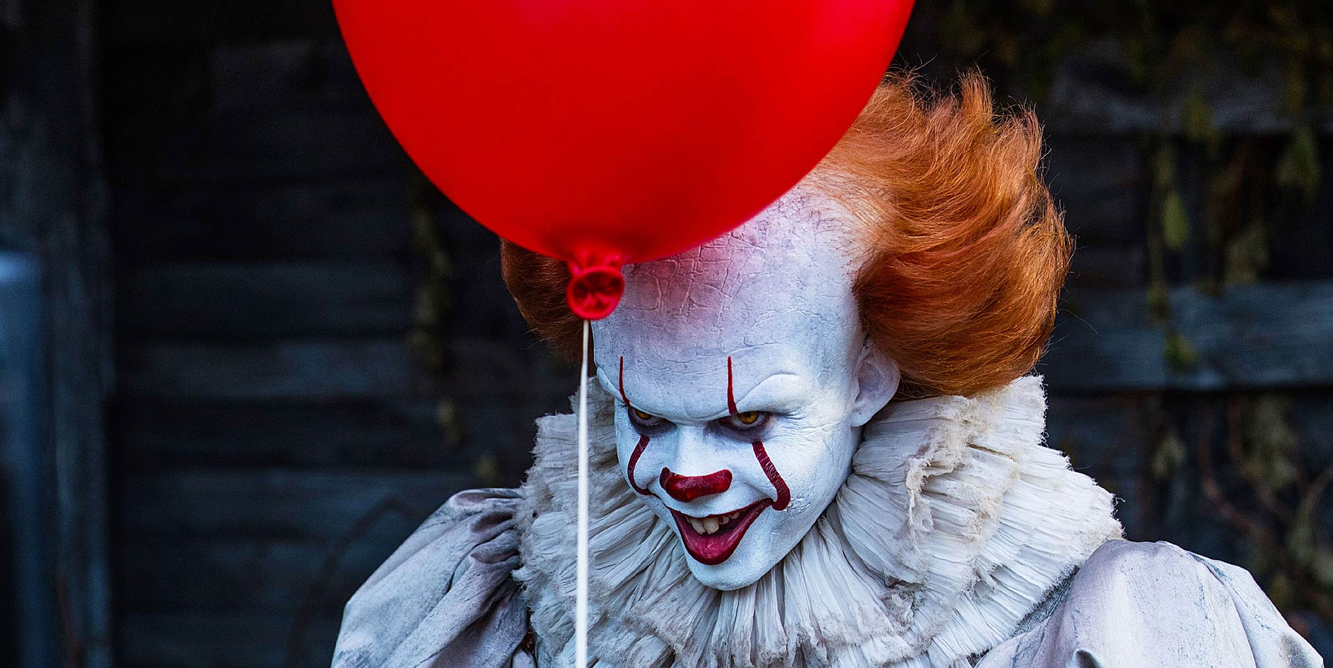 IT - il feroce clown con palloncino rosso